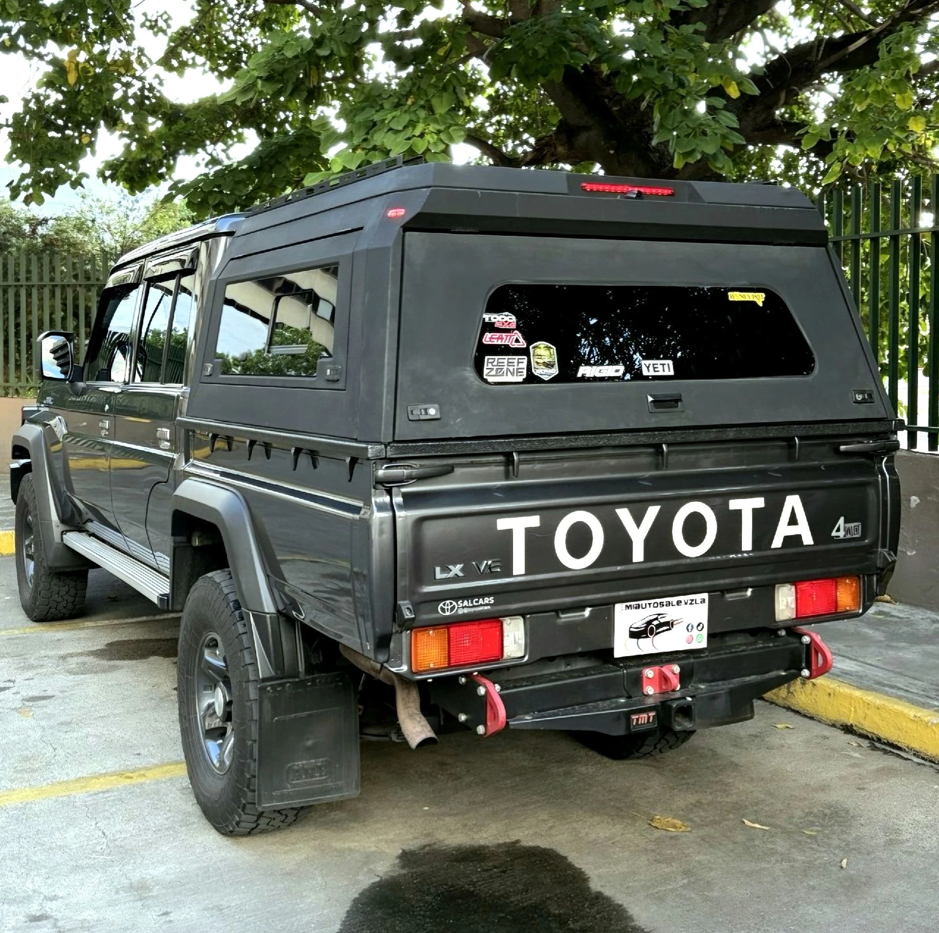 2024 Toyota Land Cruiser LX V6 — photo 6