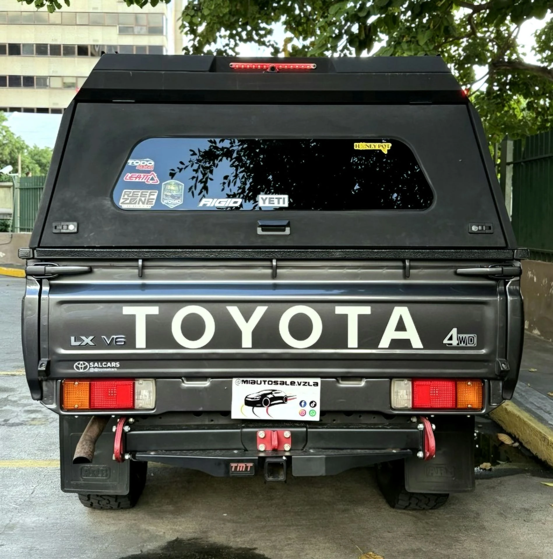 2024 Toyota Land Cruiser LX V6 — photo 5