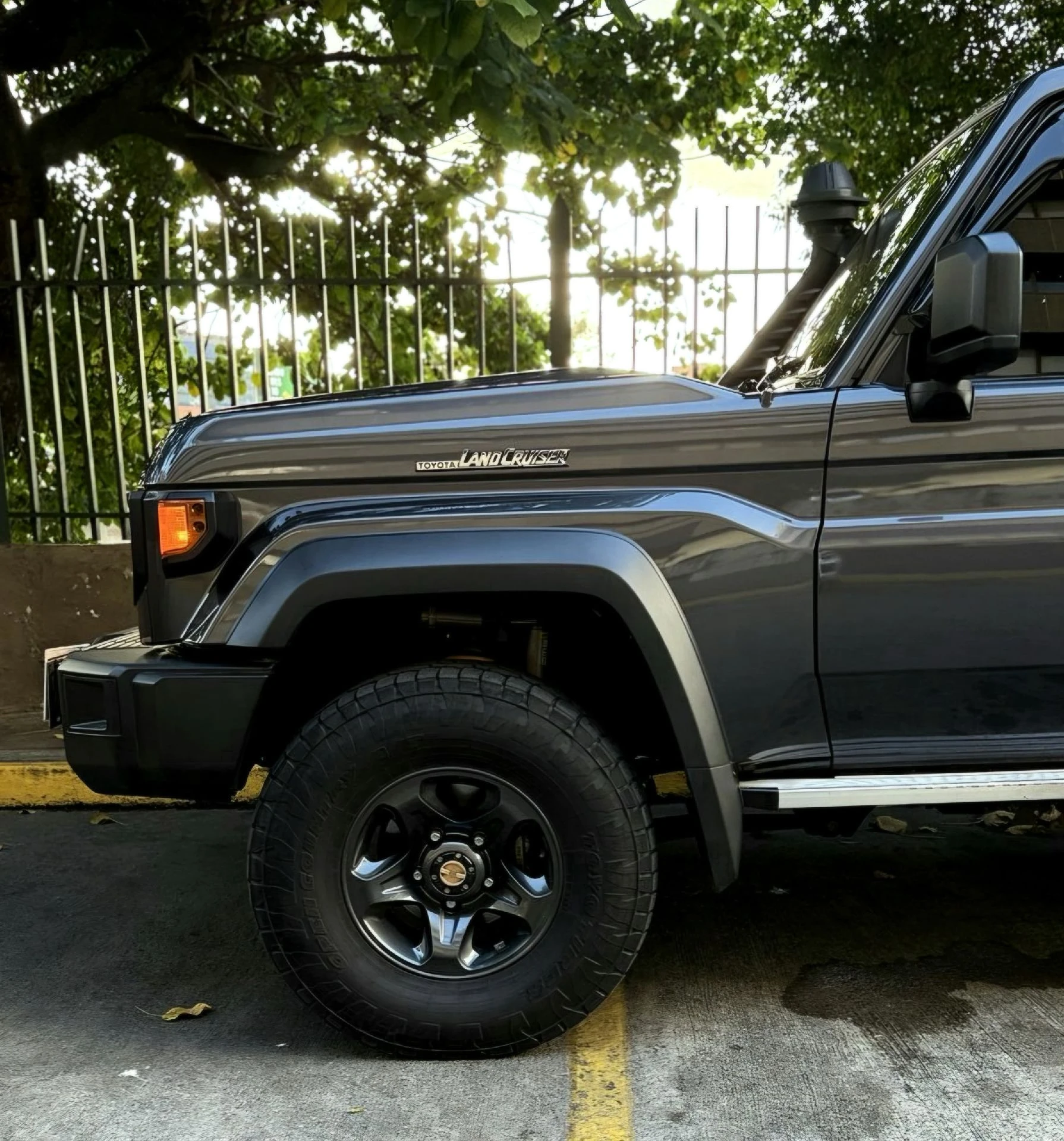 2024 Toyota Land Cruiser LX V6 — photo 10