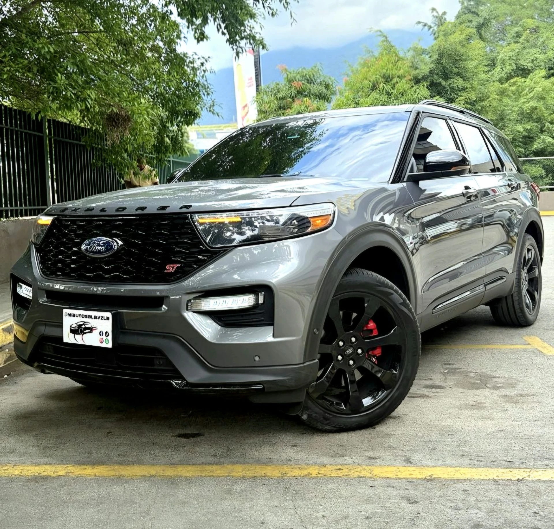 2022 Ford Explorer ST — foto 9