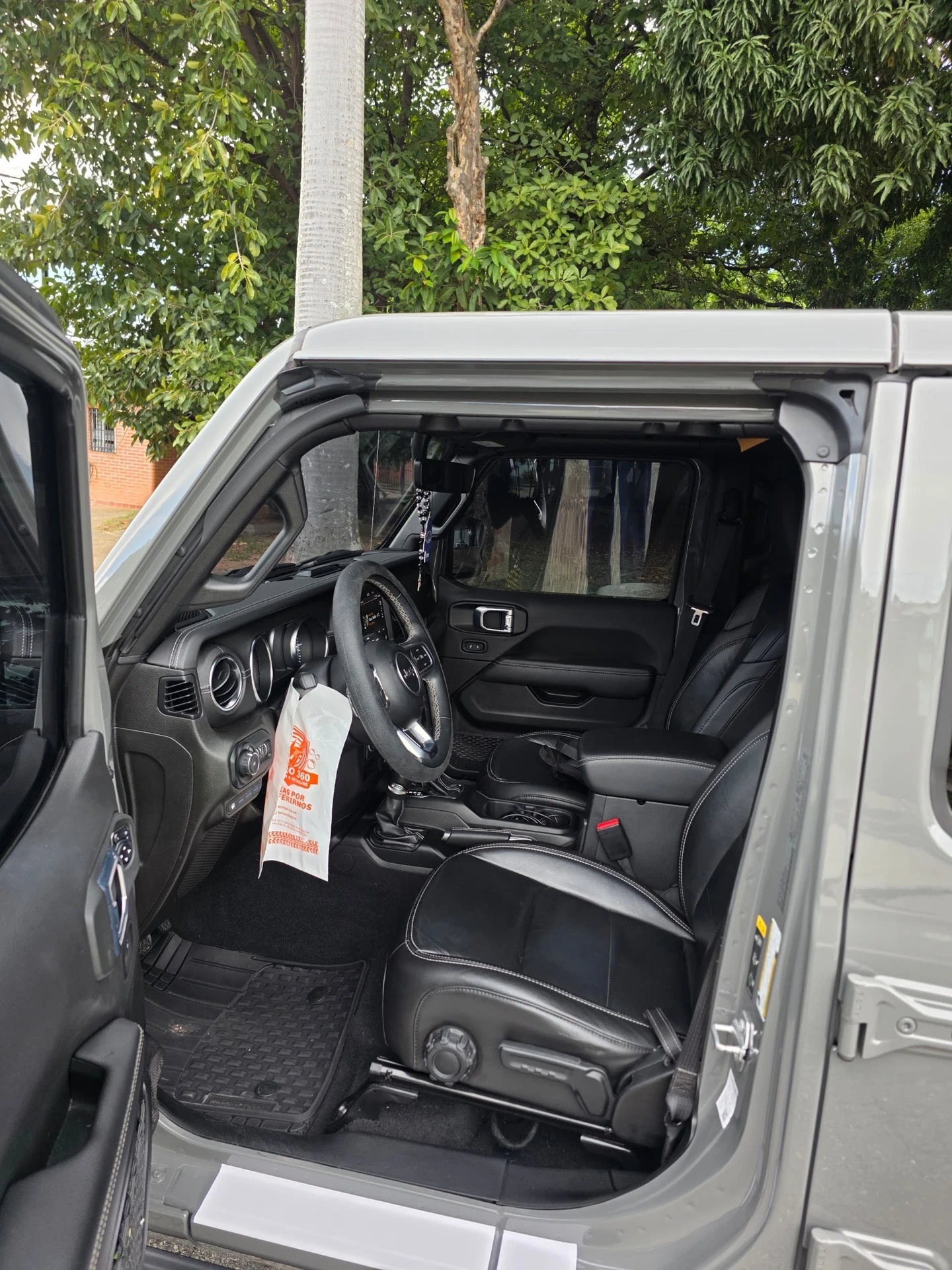 2022 Jeep Sahara — foto 13