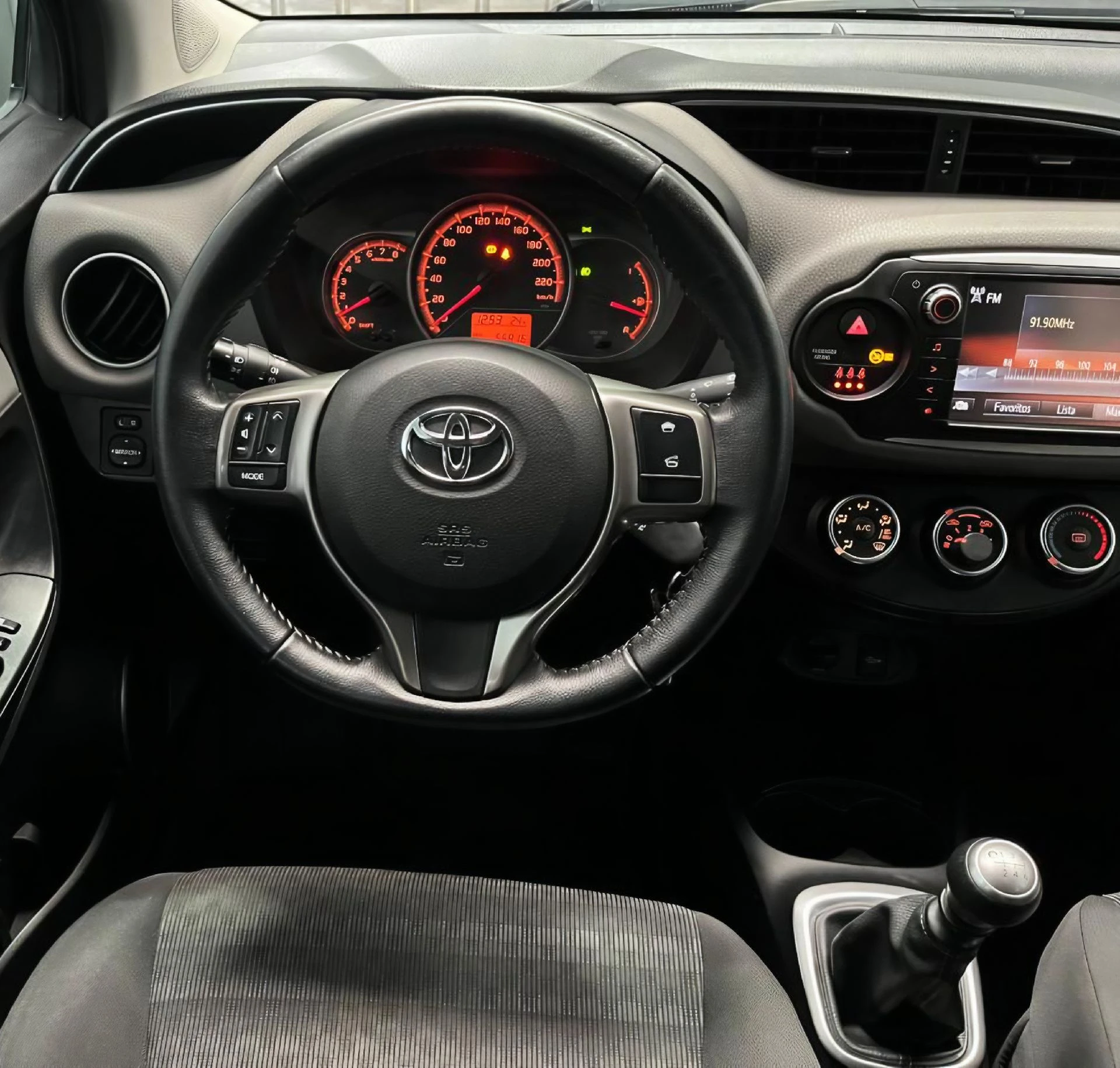 2016 Toyota Yaris 1.3 — foto 11