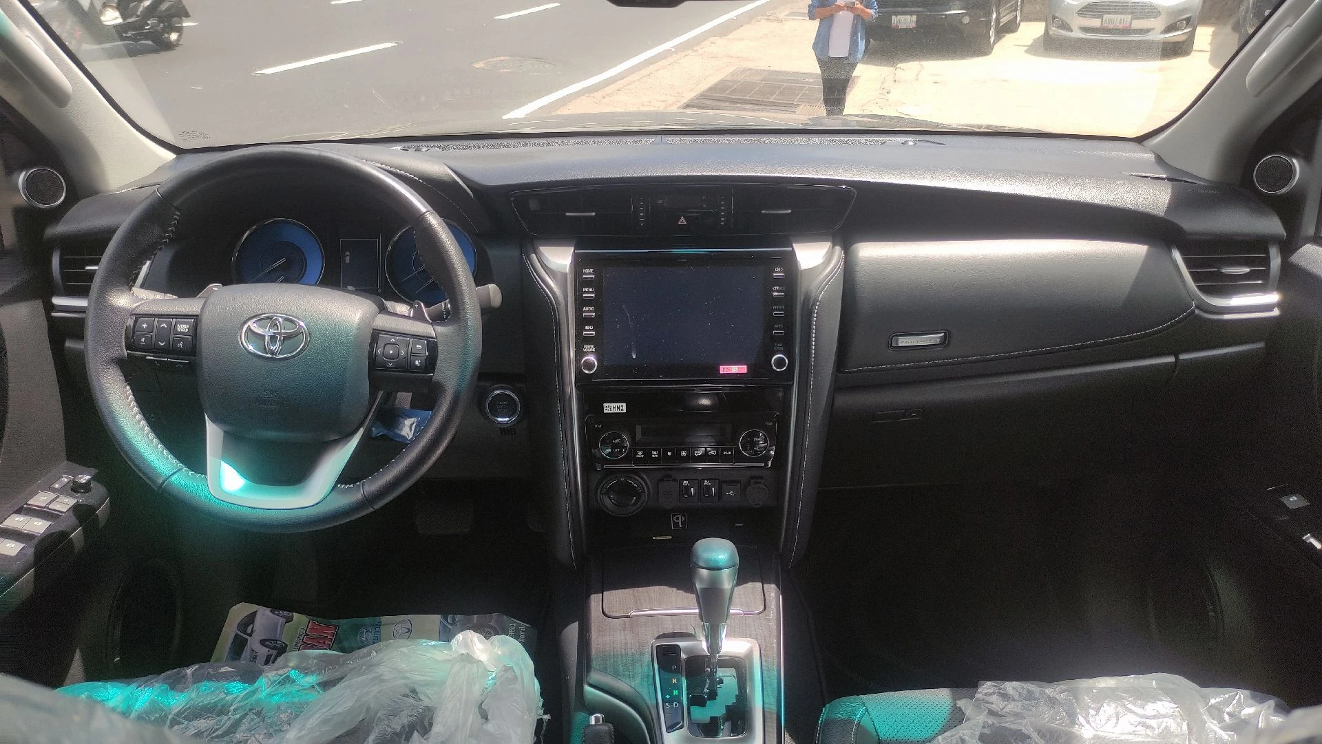 2025 Toyota Fortuner VXR V6 — foto 5