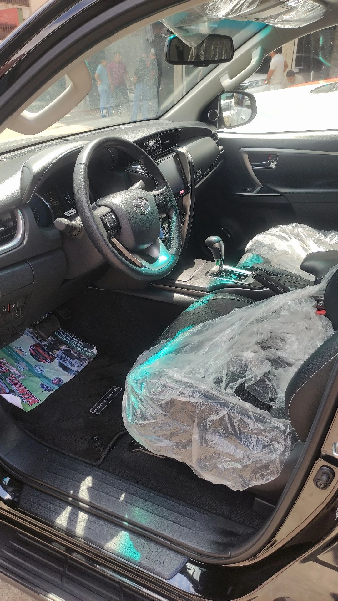 2025 Toyota Fortuner VXR V6 — foto 11
