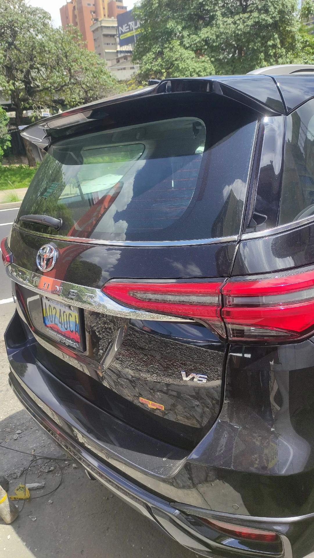 2025 Toyota Fortuner VXR V6 — foto 13