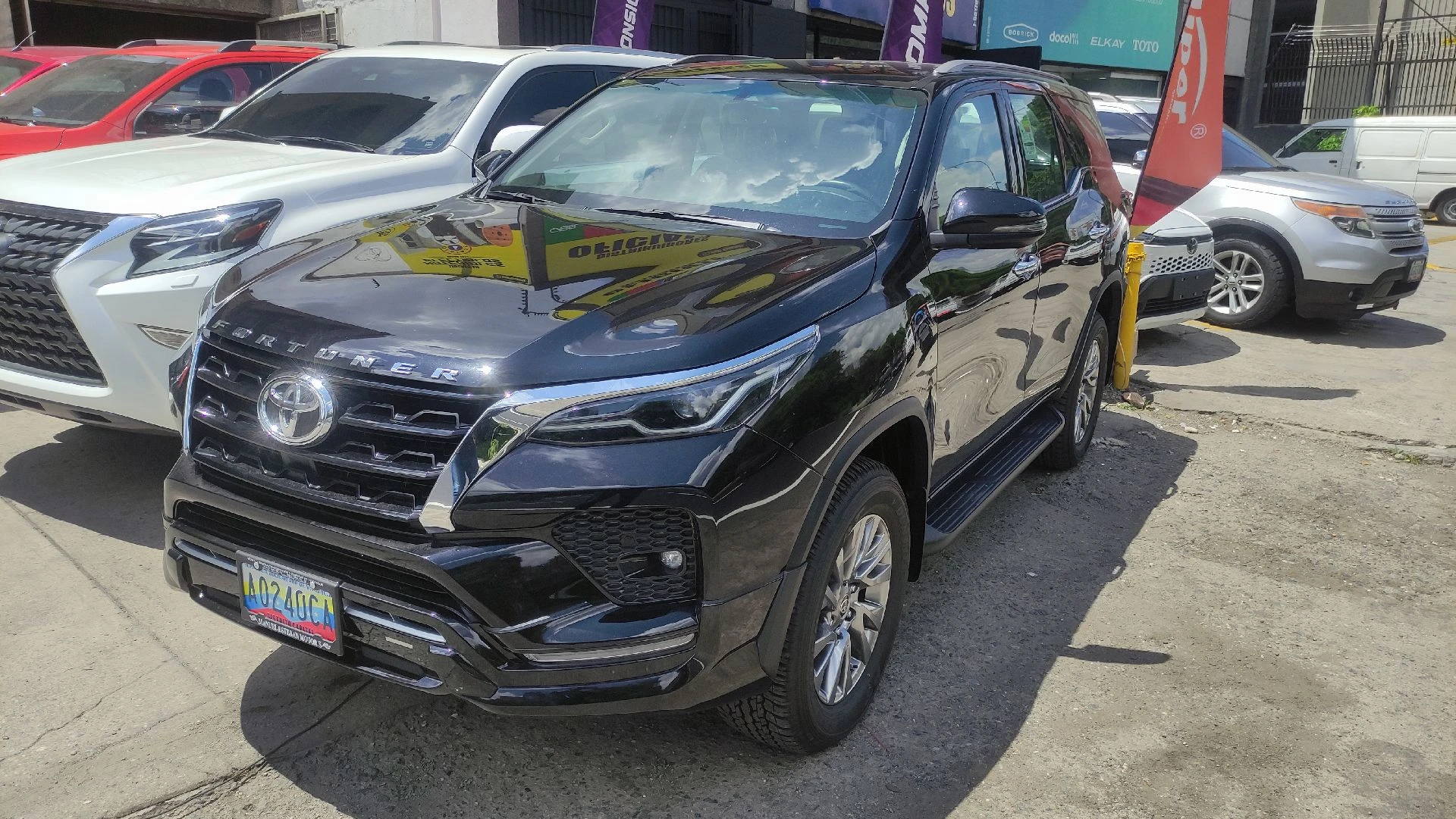 2025 Toyota Fortuner VXR V6 — foto 16