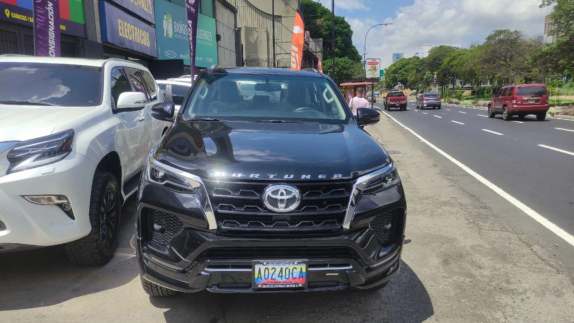 2025 Toyota Fortuner VXR V6 — foto 18