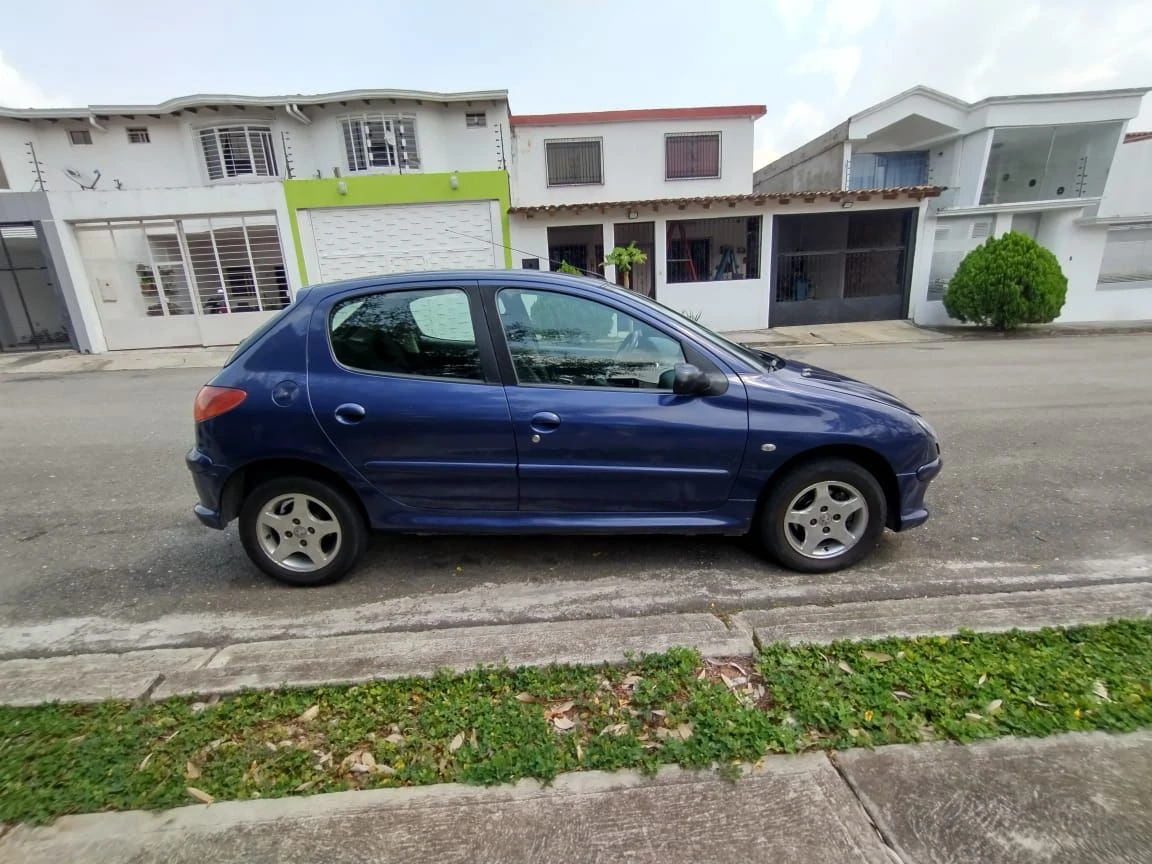2009 Peugeot 206 Hatchback — foto 4