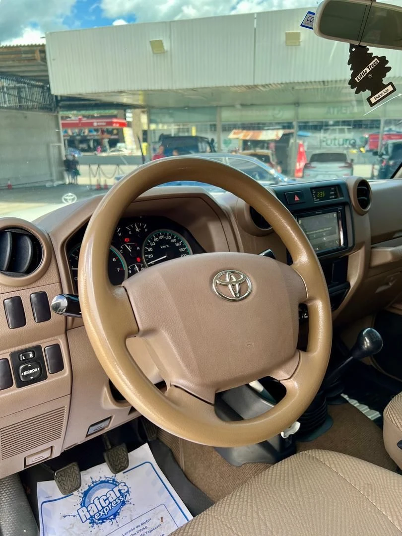 2015 Toyota Land Cruiser Serie 76 — foto 6