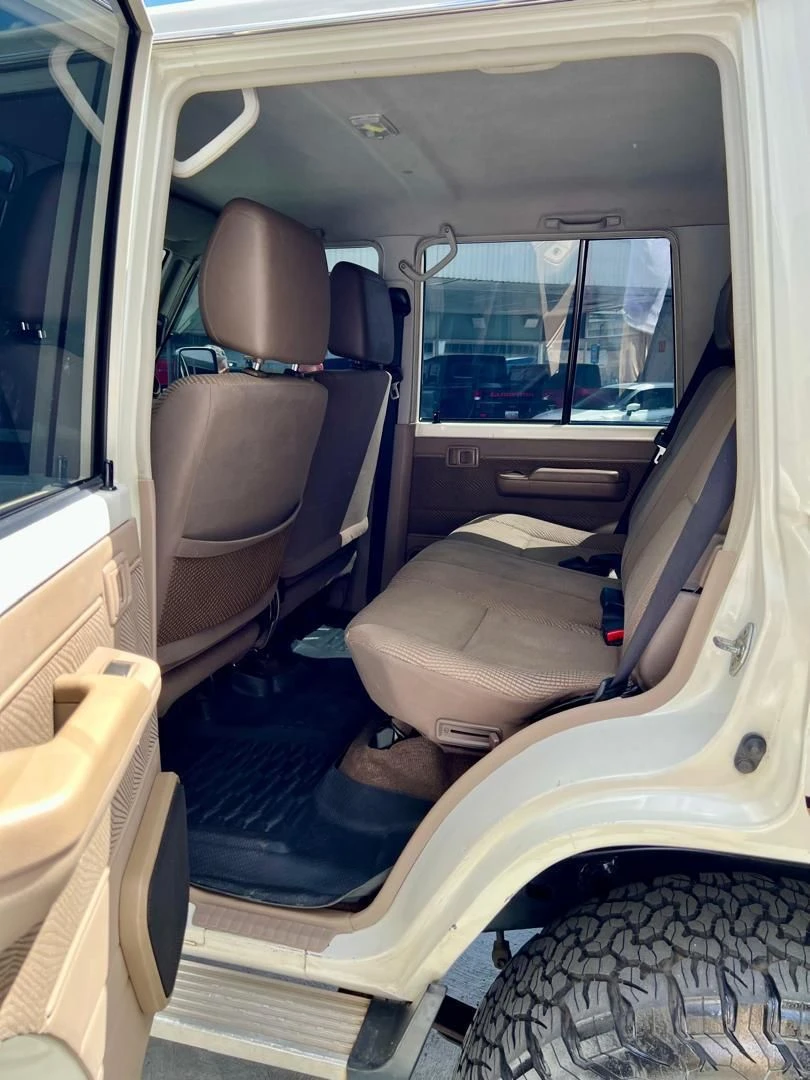 2015 Toyota Land Cruiser Serie 76 — foto 5