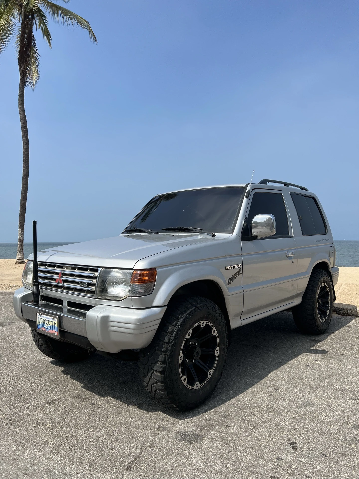 2009 Mitsubishi Montero Dakar — foto 3