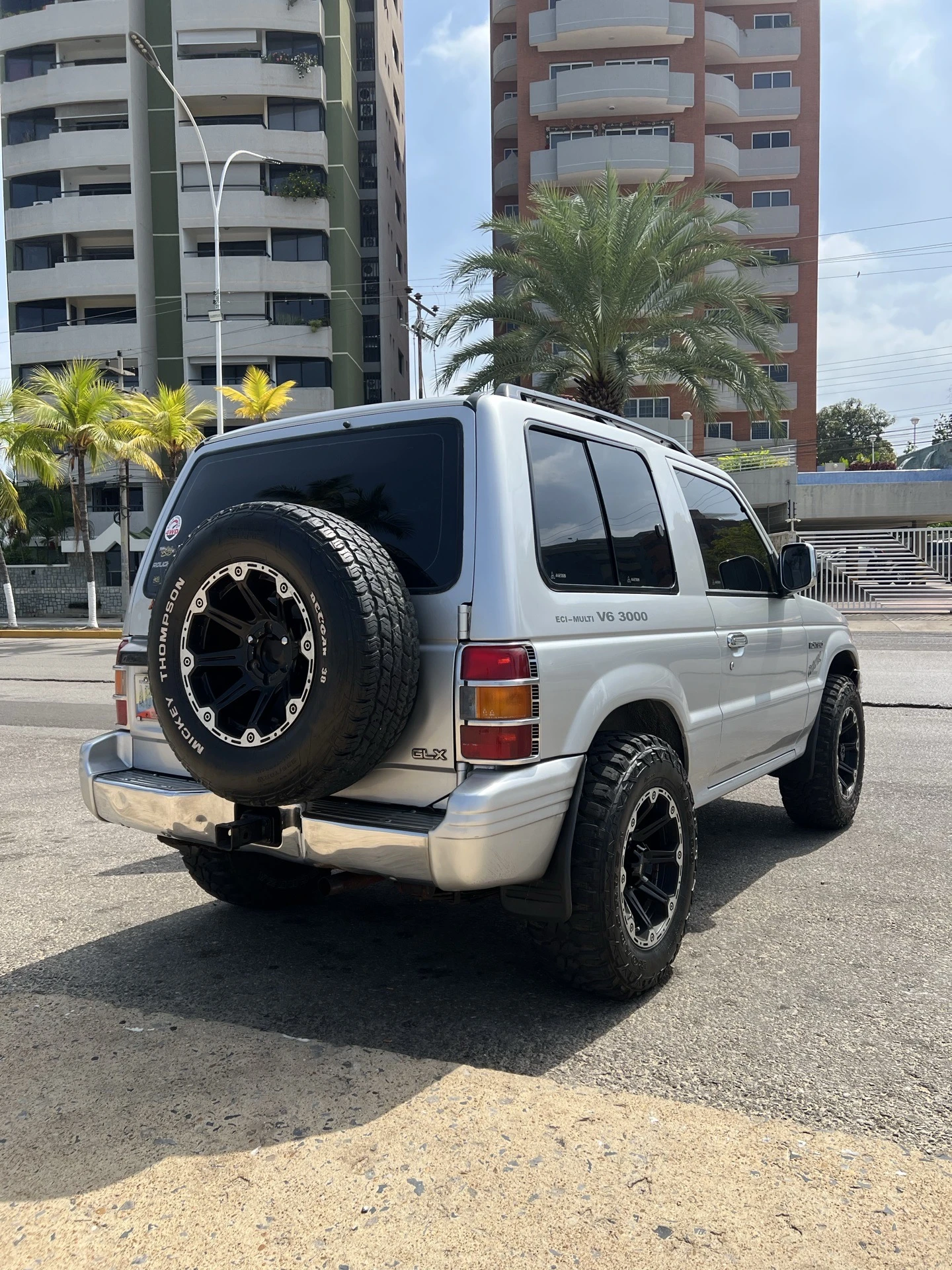 2009 Mitsubishi Montero Dakar — foto 4