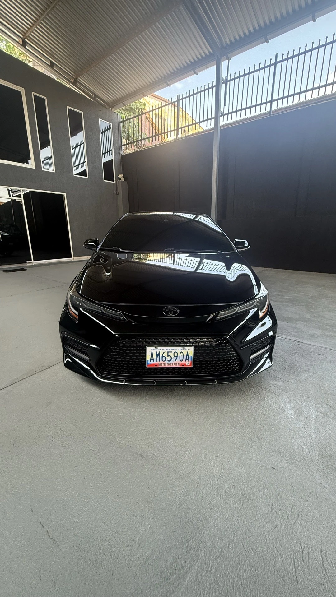 2020 Toyota Corolla Nightshade — foto 2