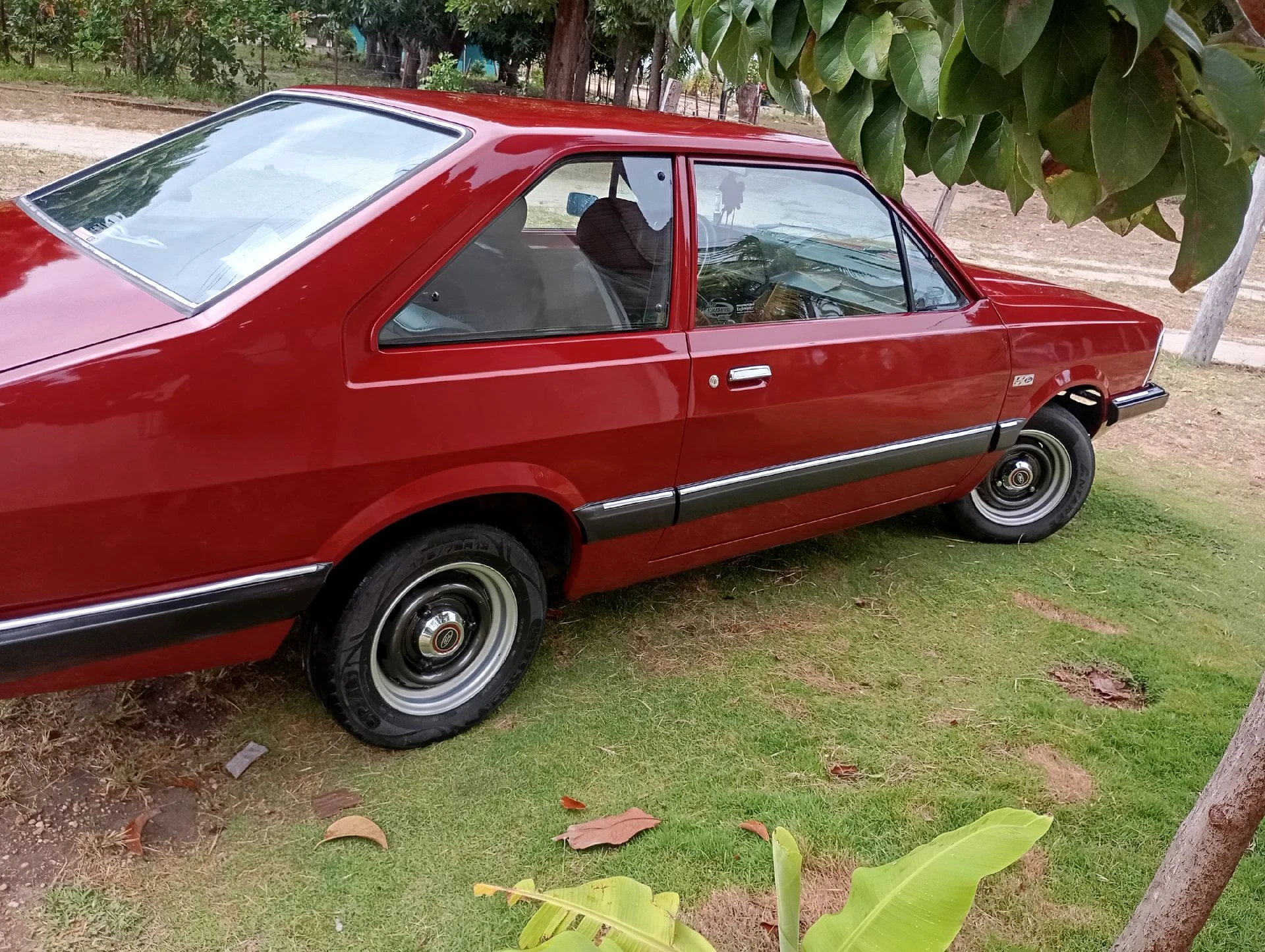 1986 Ford Classic Sedan Hobby — foto 5
