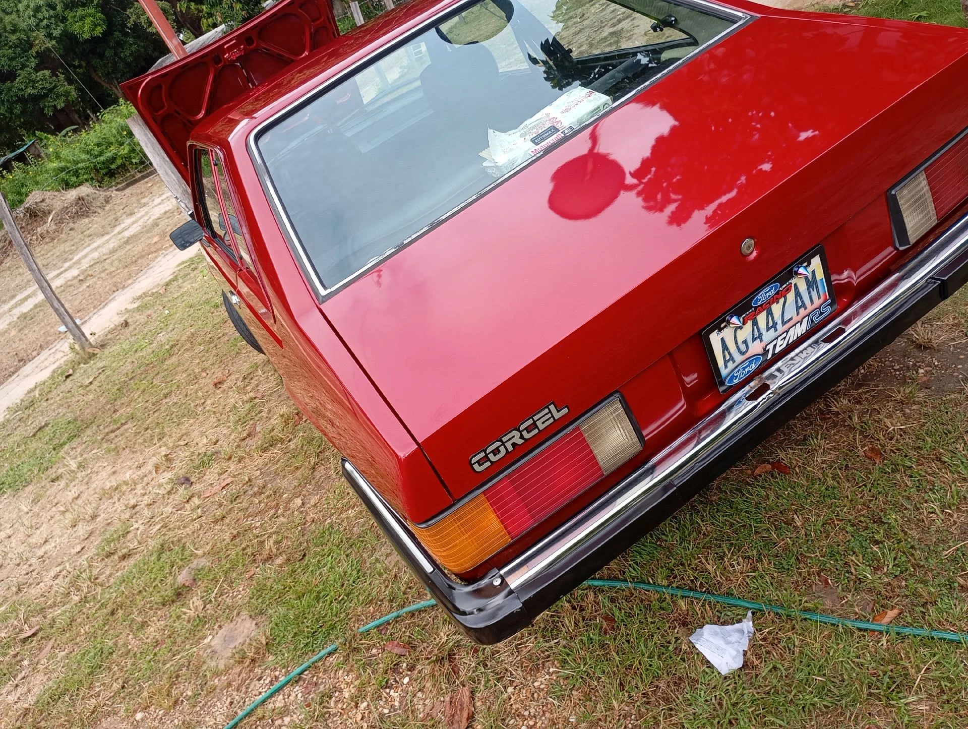 1986 Ford Classic Sedan Hobby — foto 10