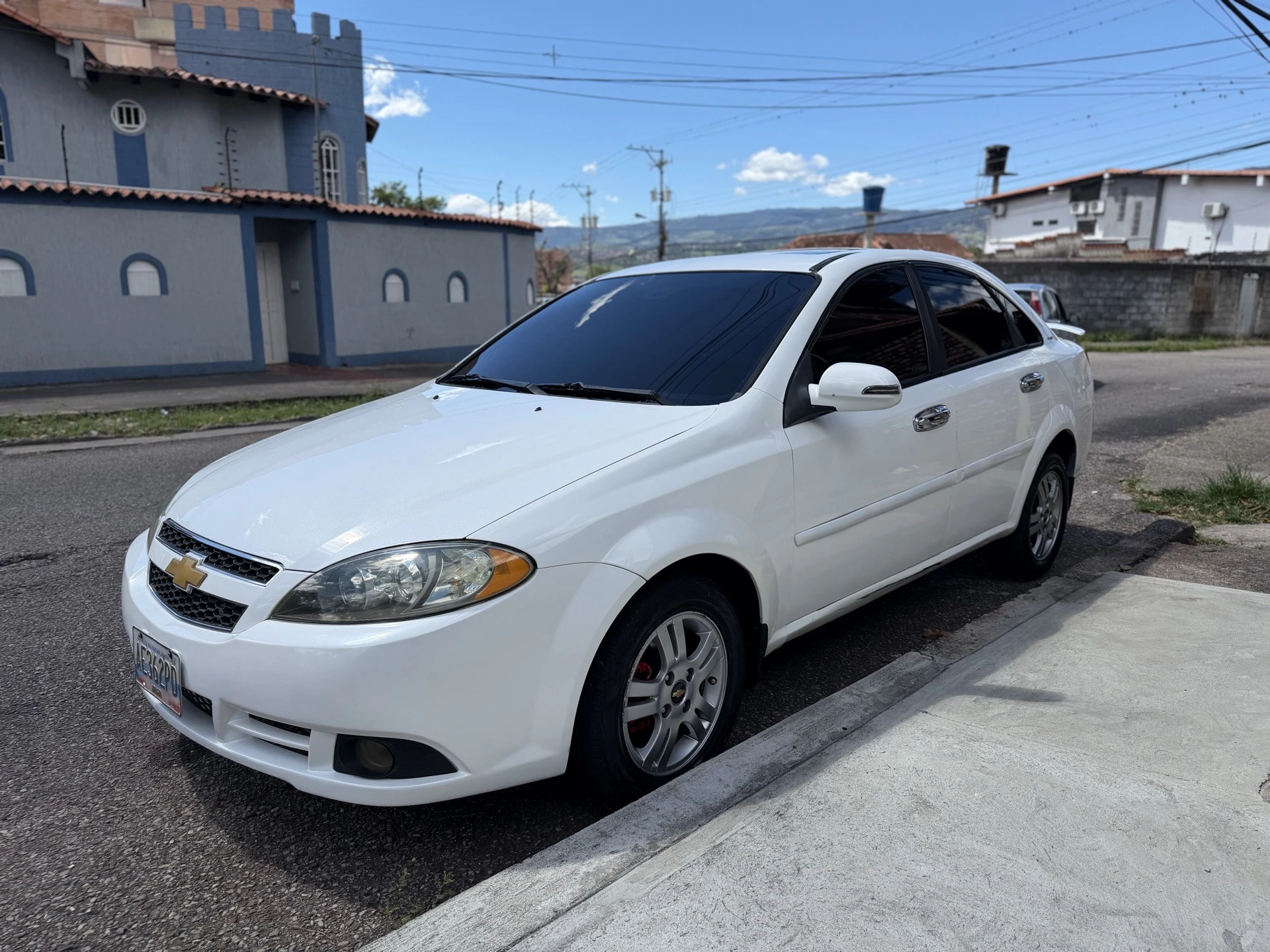 2011 Chevrolet Optra Advanced — foto 2