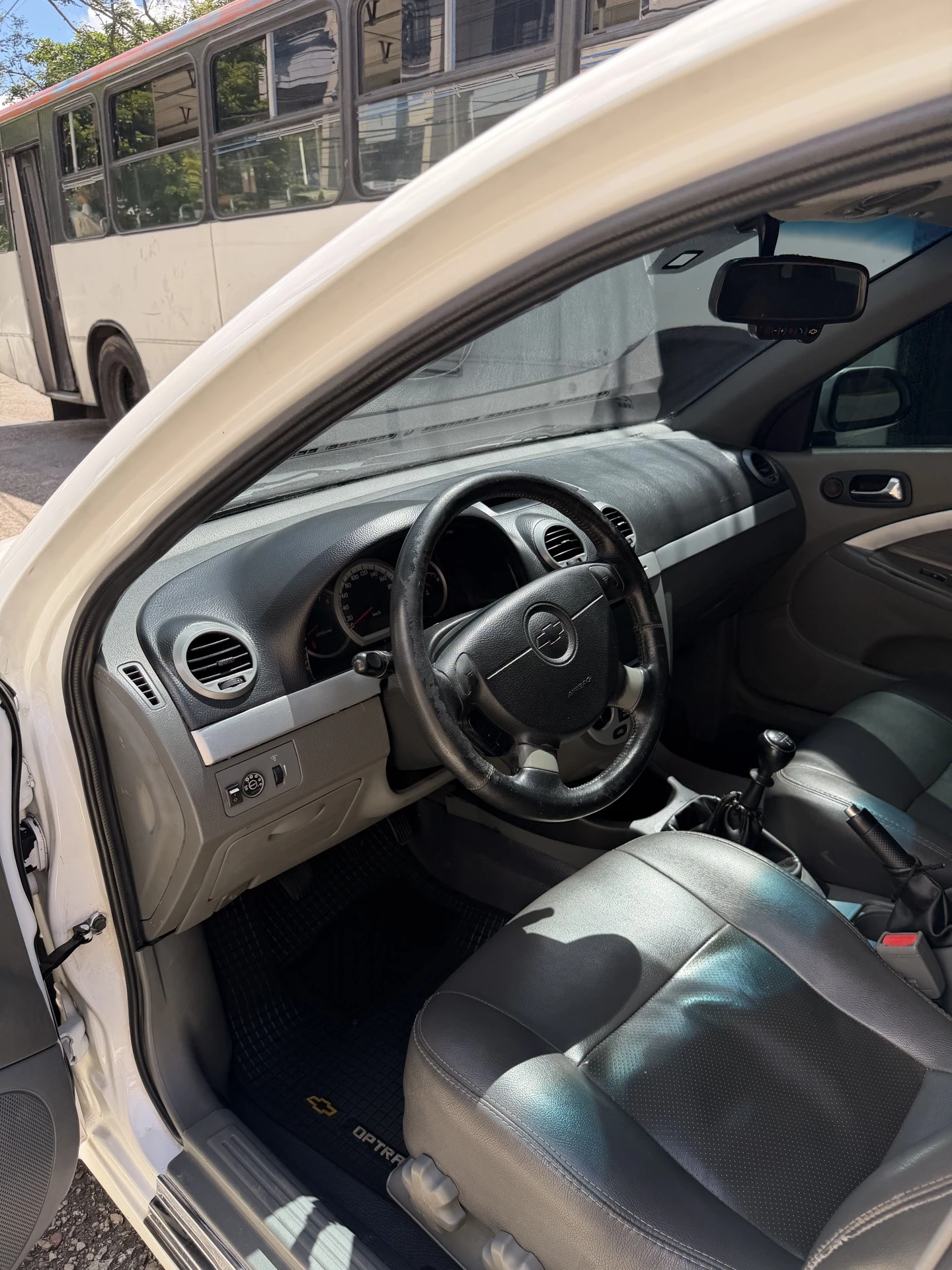 2011 Chevrolet Optra Advanced — foto 7