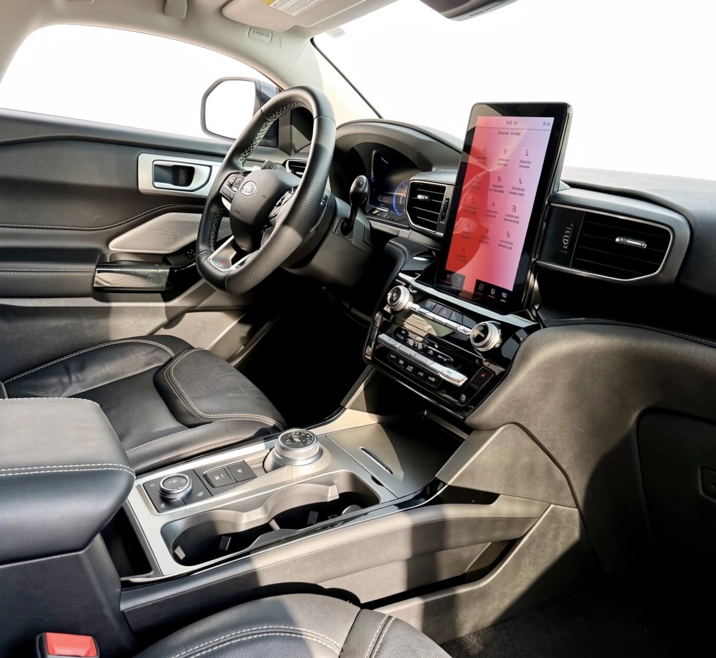 2023 Ford Explorer ST — foto 5