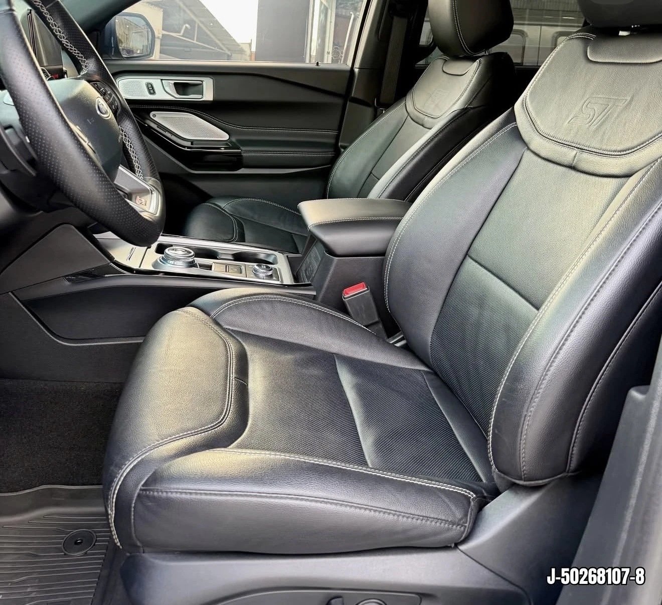 2023 Ford Explorer ST — foto 3
