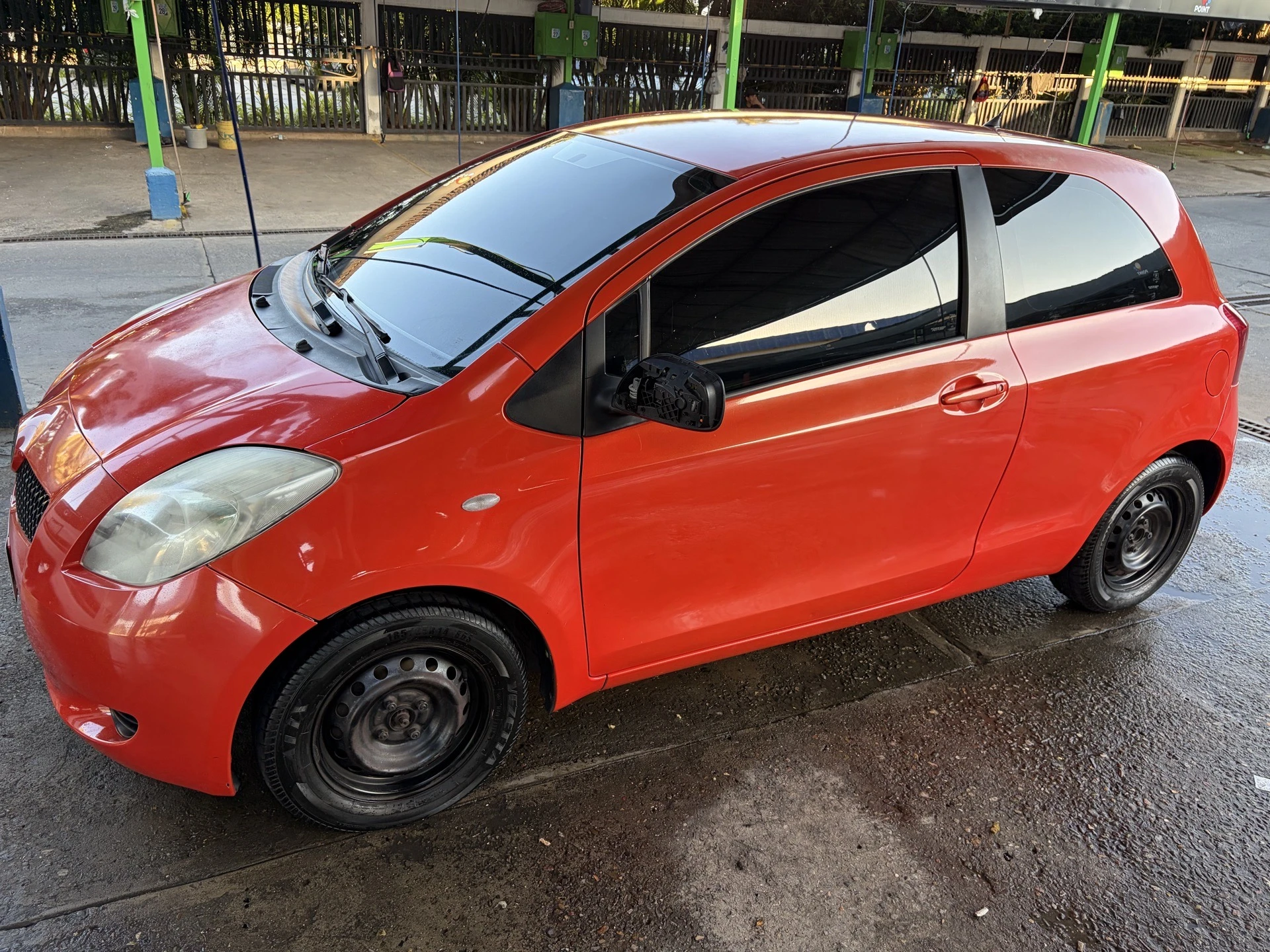 2007 Toyota Yaris Sport — foto 2