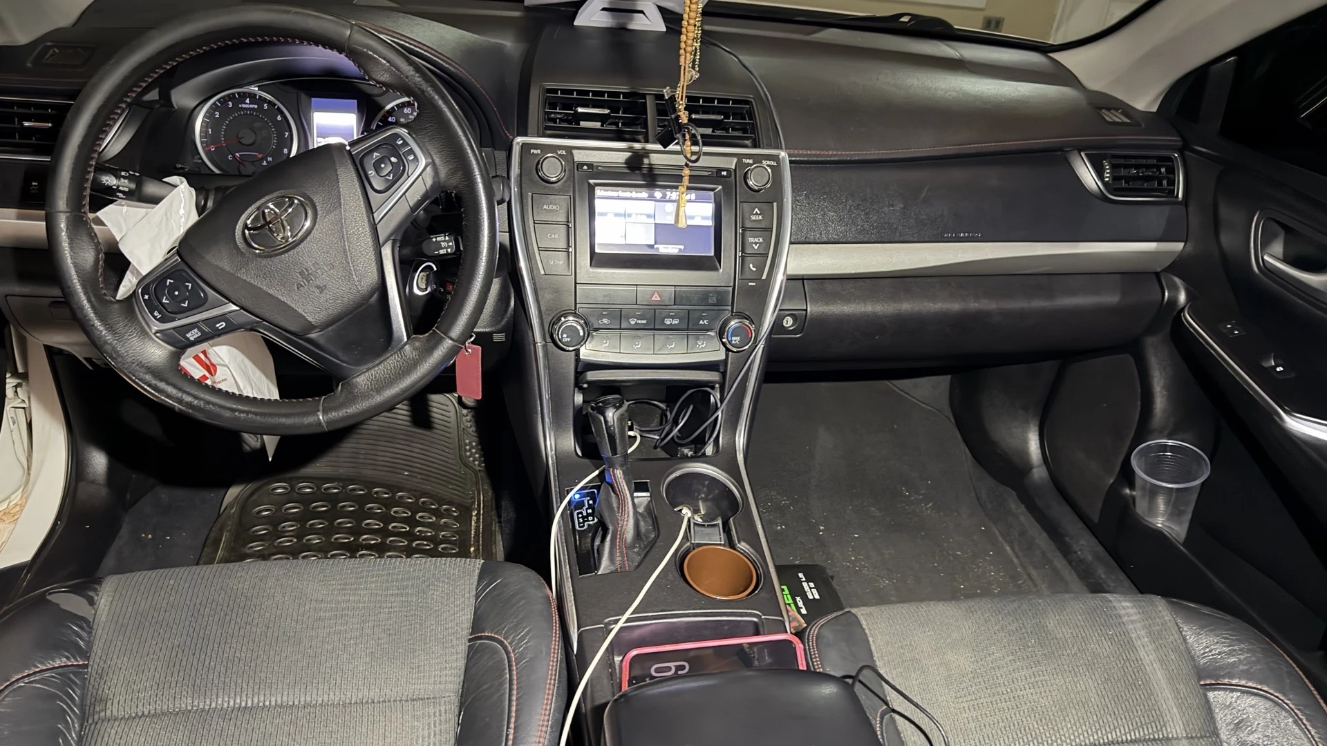 2017 Toyota Camry SE — foto 5