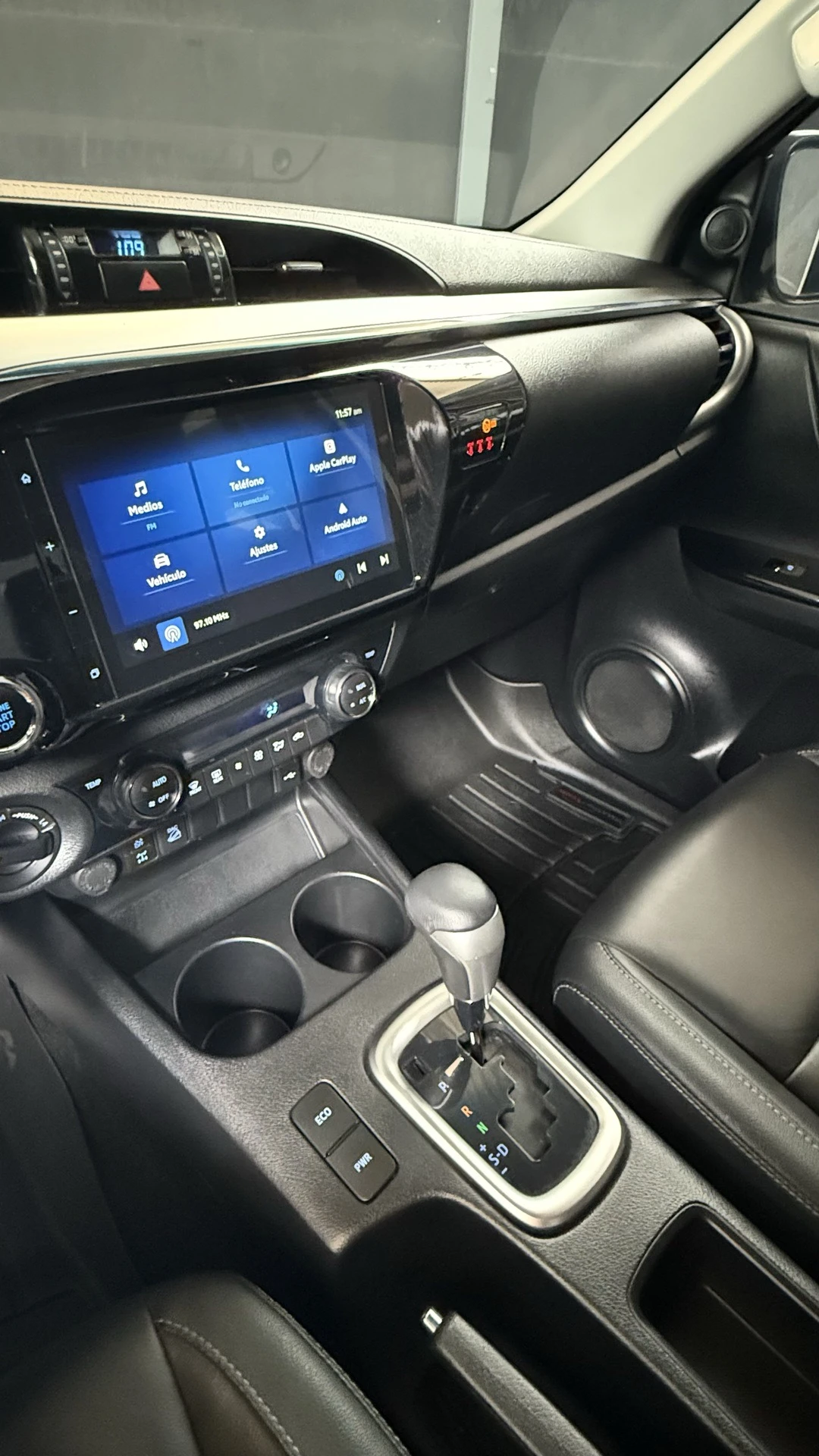 2024 Toyota Hilux SRX — foto 12