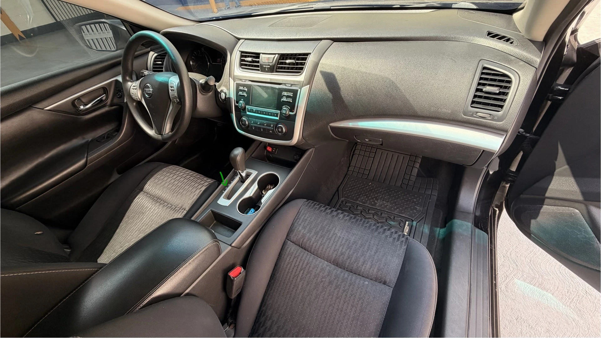 2017 Nissan Altima Sport — foto 2