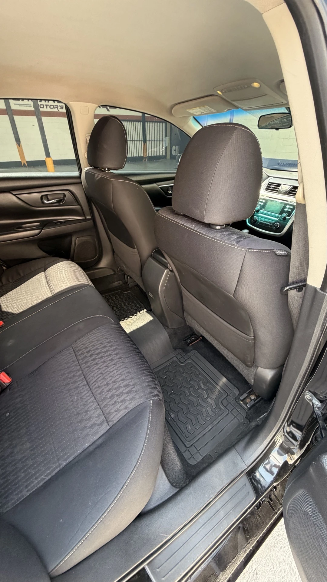 2017 Nissan Altima Sport — foto 6