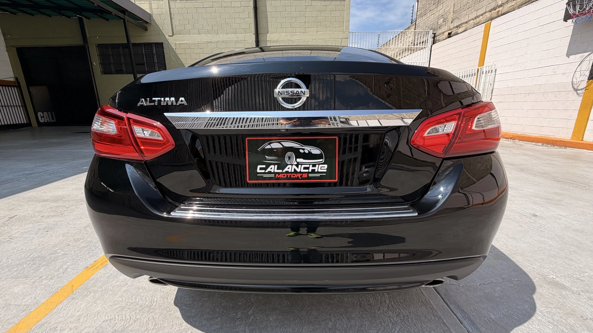 2017 Nissan Altima Sport — foto 13