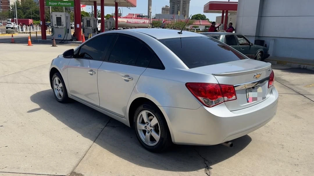 2014 Chevrolet Cruze Sedan — foto 4