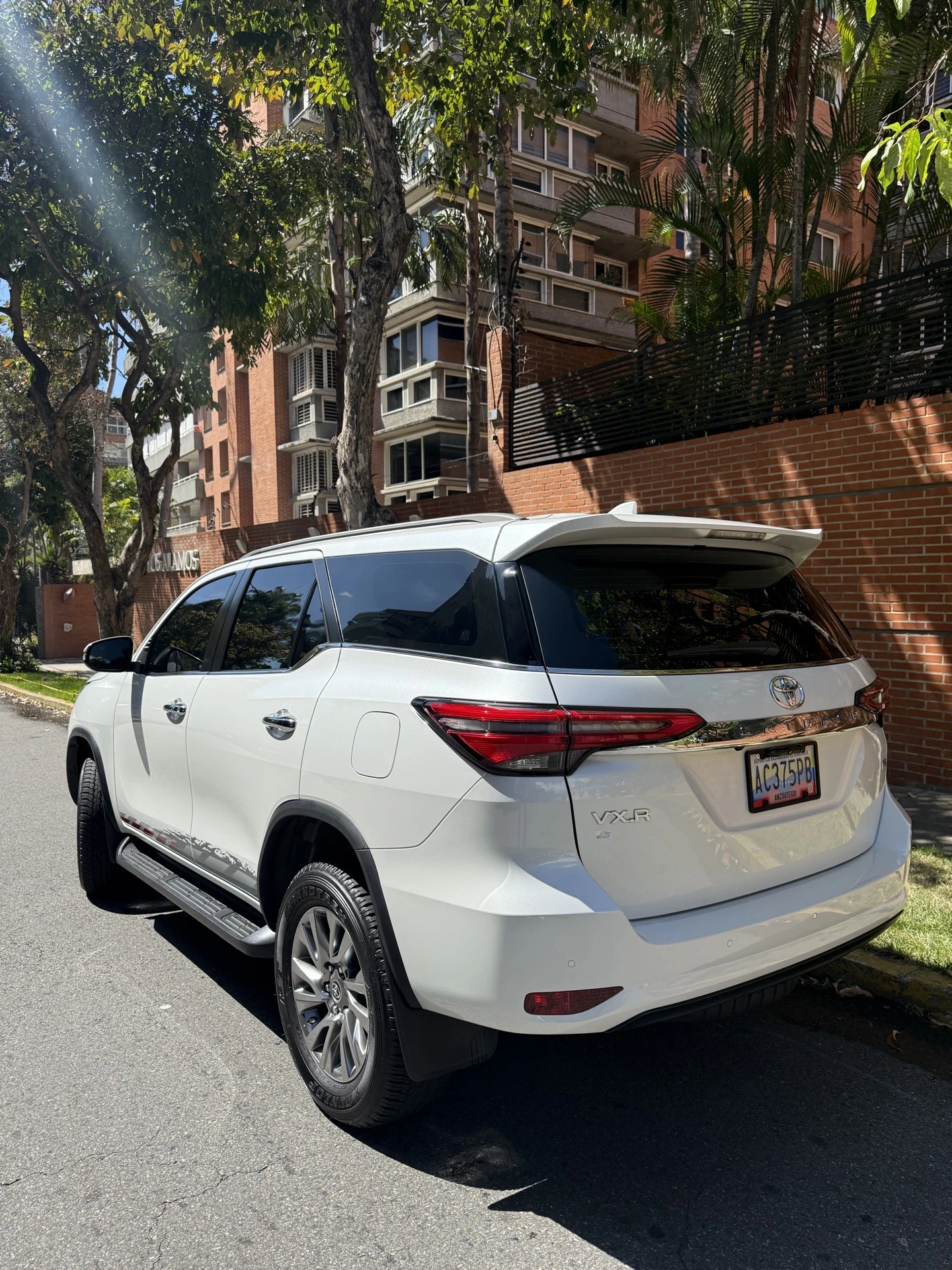 2023 Toyota Fortuner VXR — foto 3