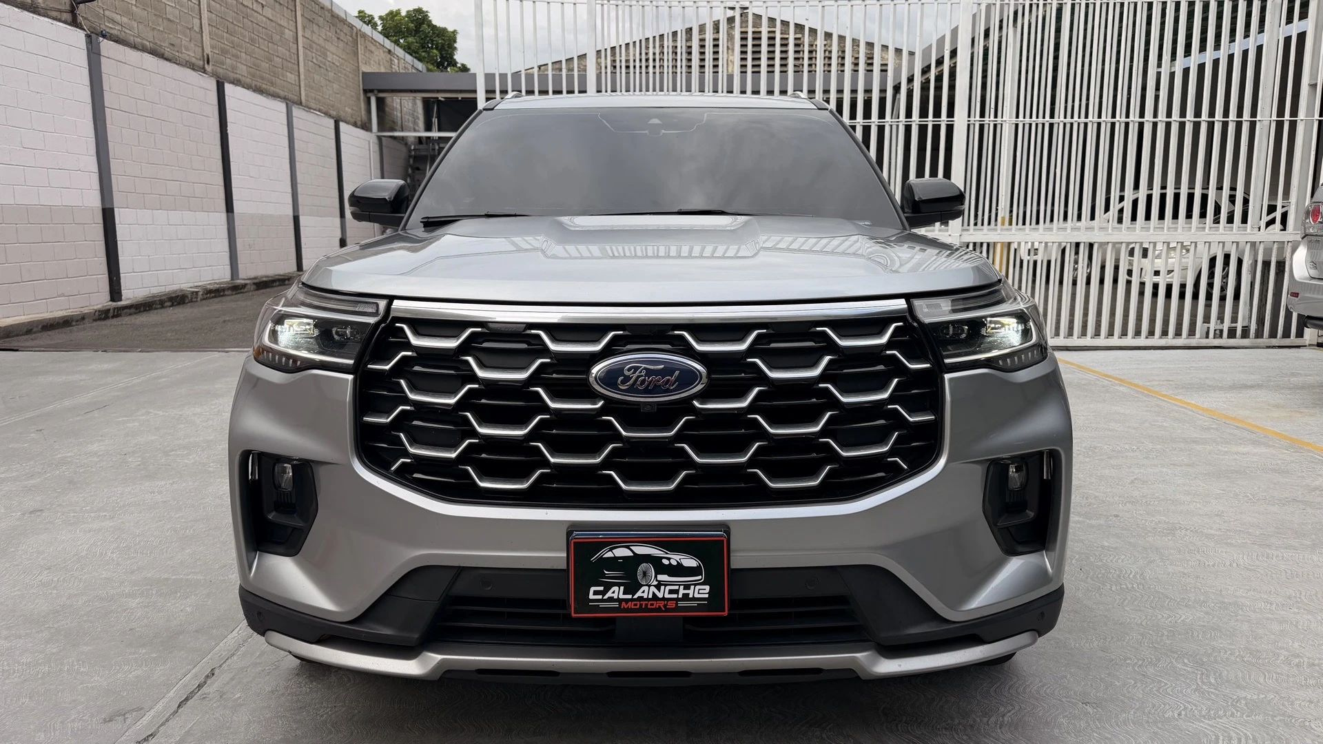 2025 Ford Explorer Platinum 4WD — foto 4