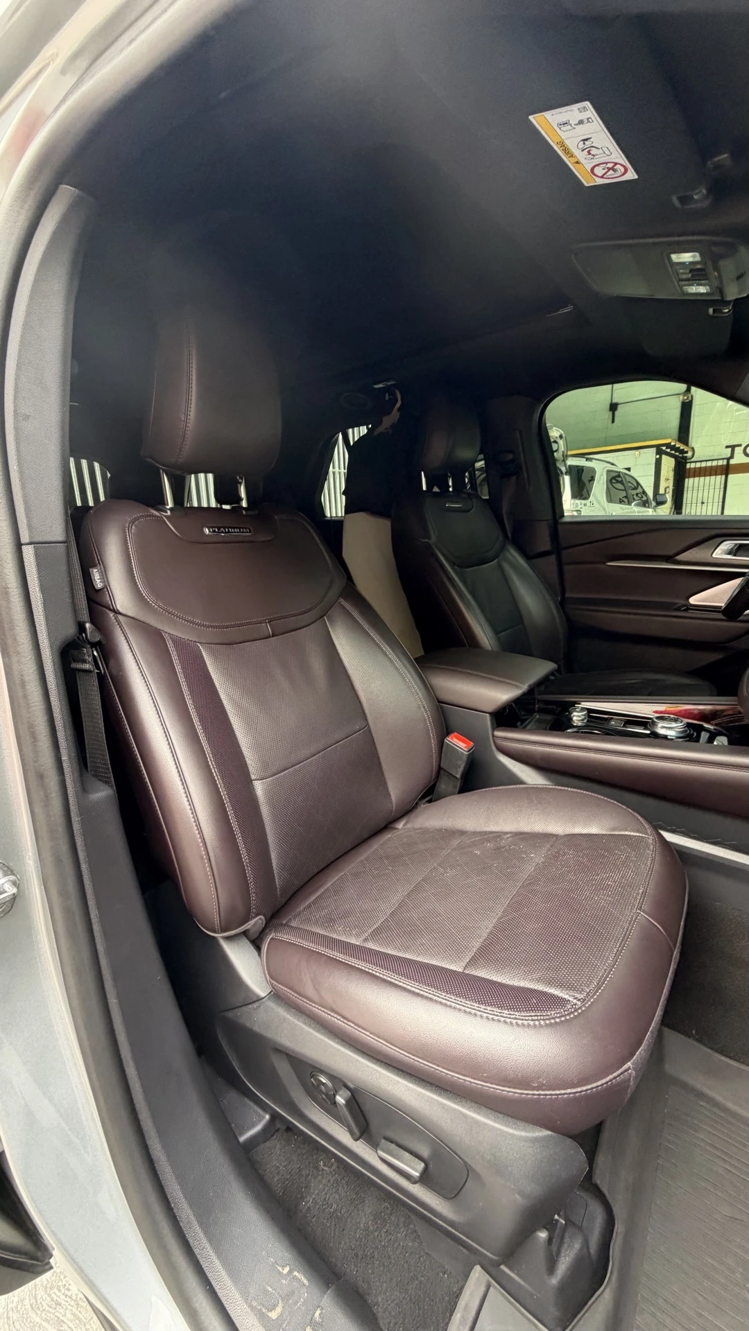 2025 Ford Explorer Platinum 4WD — foto 8