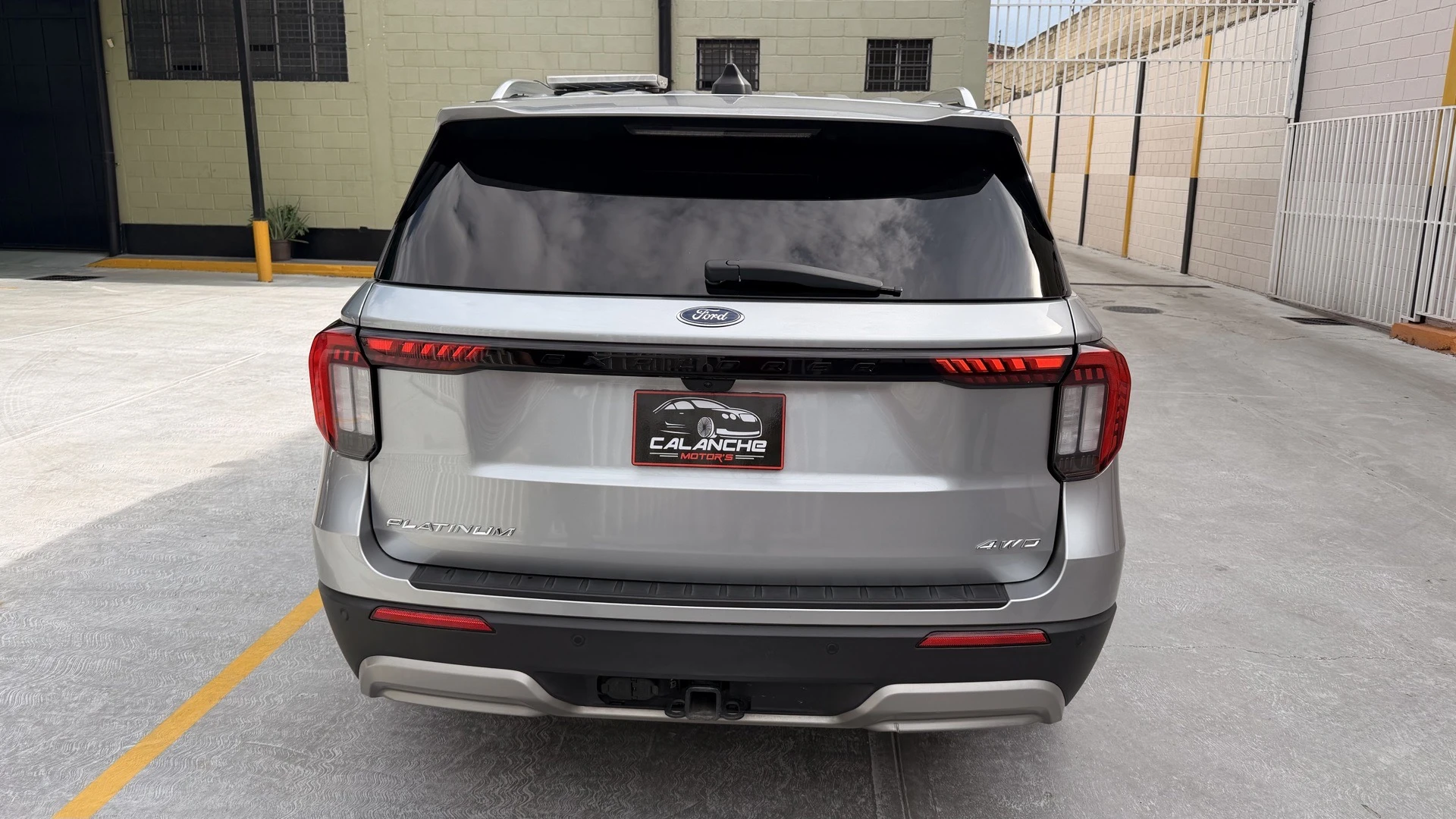 2025 Ford Explorer Platinum 4WD — foto 12