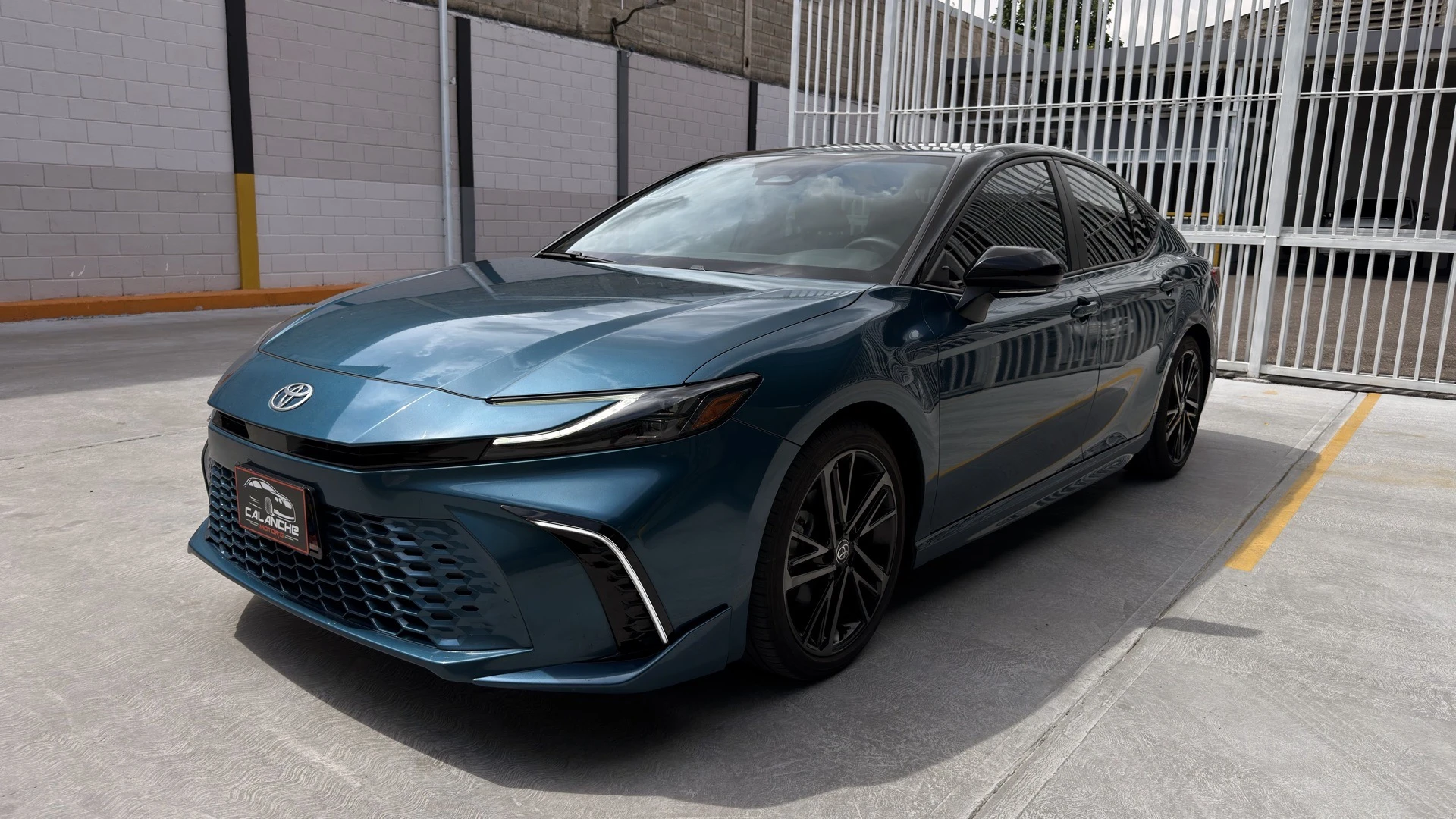 2025 Toyota Camry XSE — foto 10