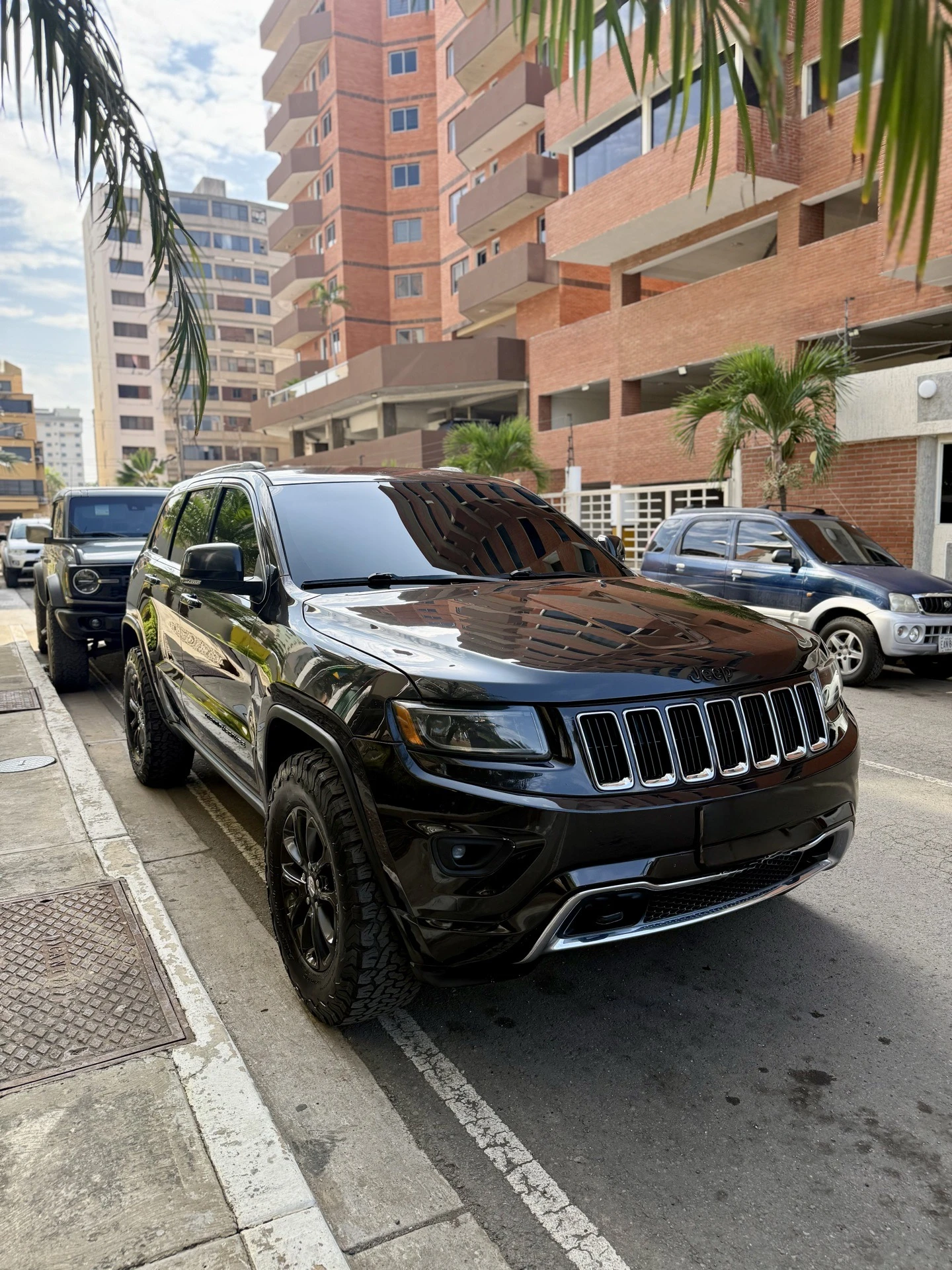 2013 Jeep Grand Cherokee L Limited 4g plus — foto 2