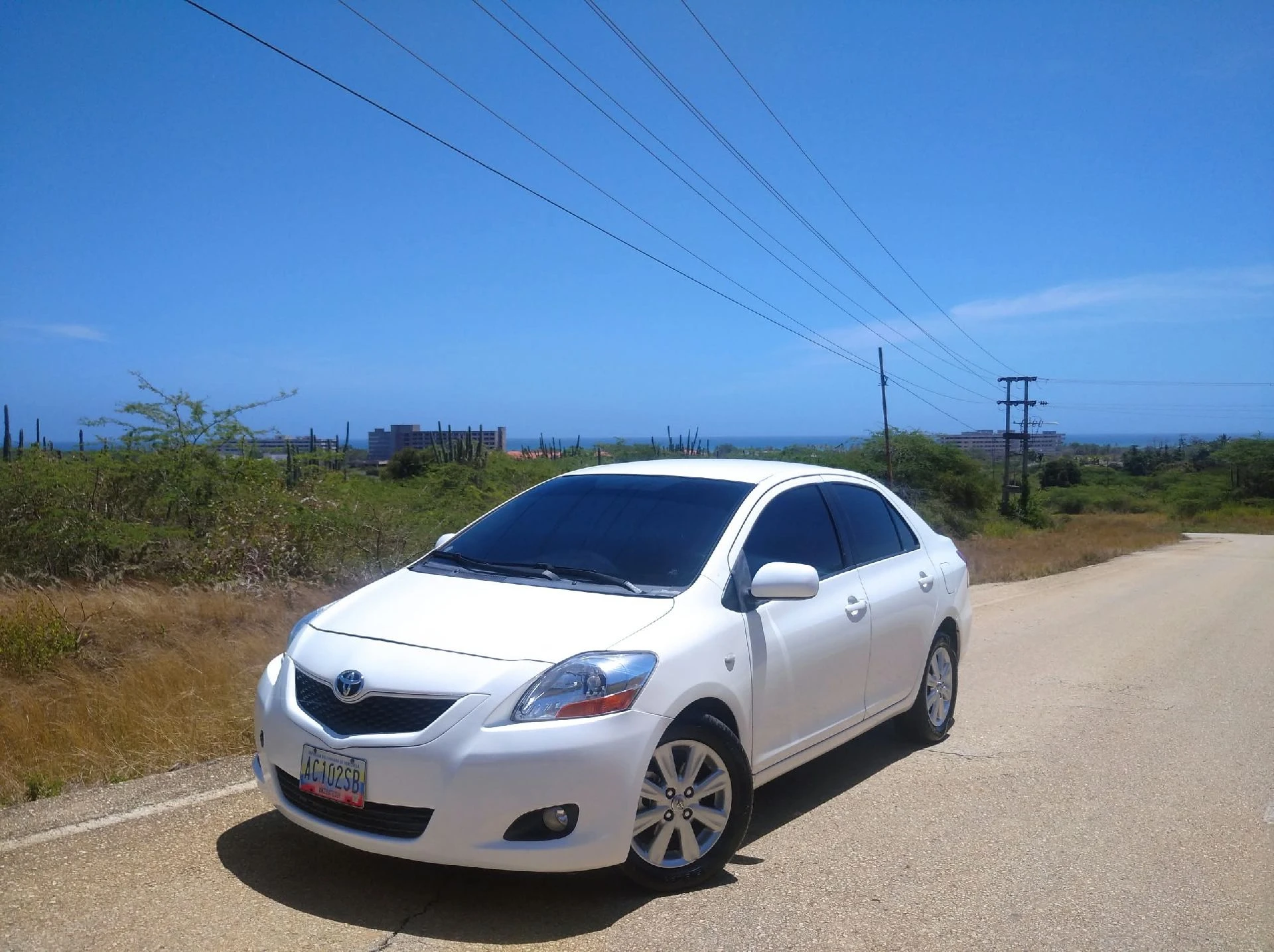 2009 Toyota Yaris Sedán Belta — foto 2