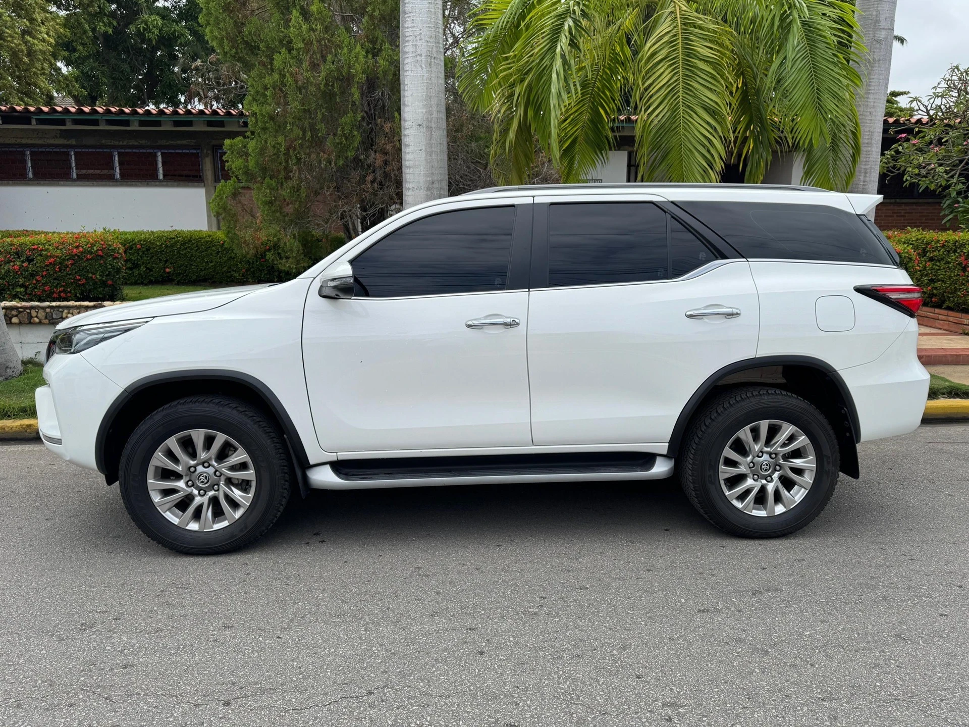 2022 Toyota Fortuner Sw4 — foto 2