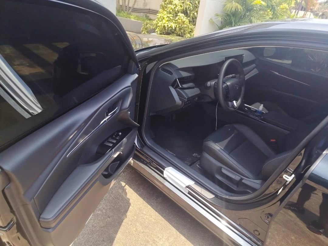 2025 Toyota Camry 2.0 — foto 5