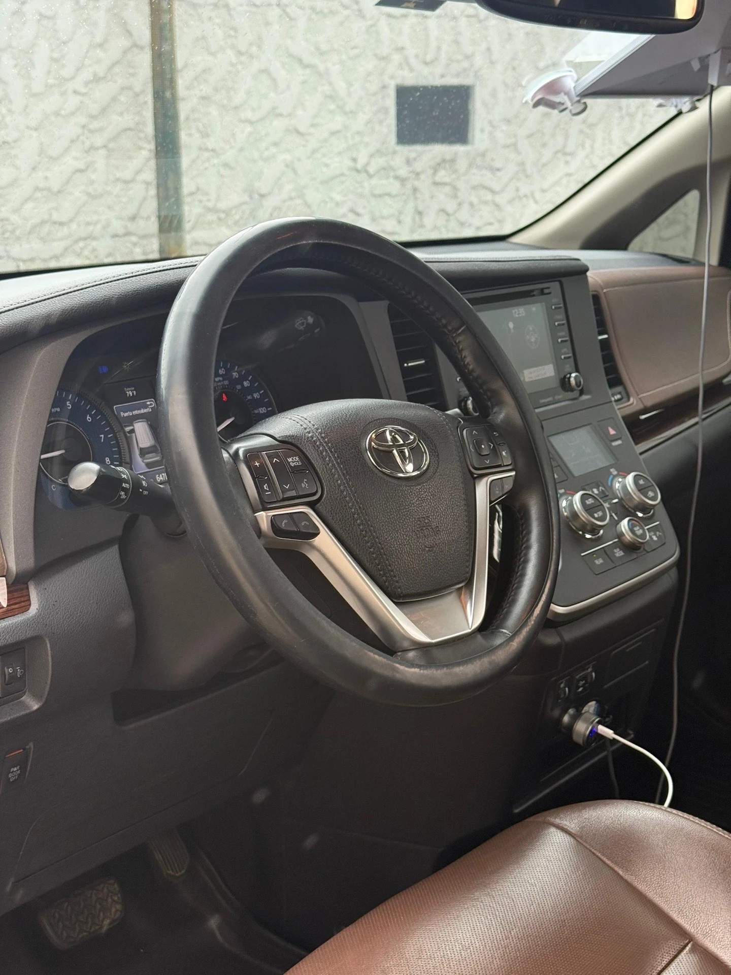 2020 Toyota Sienna Premium — foto 9