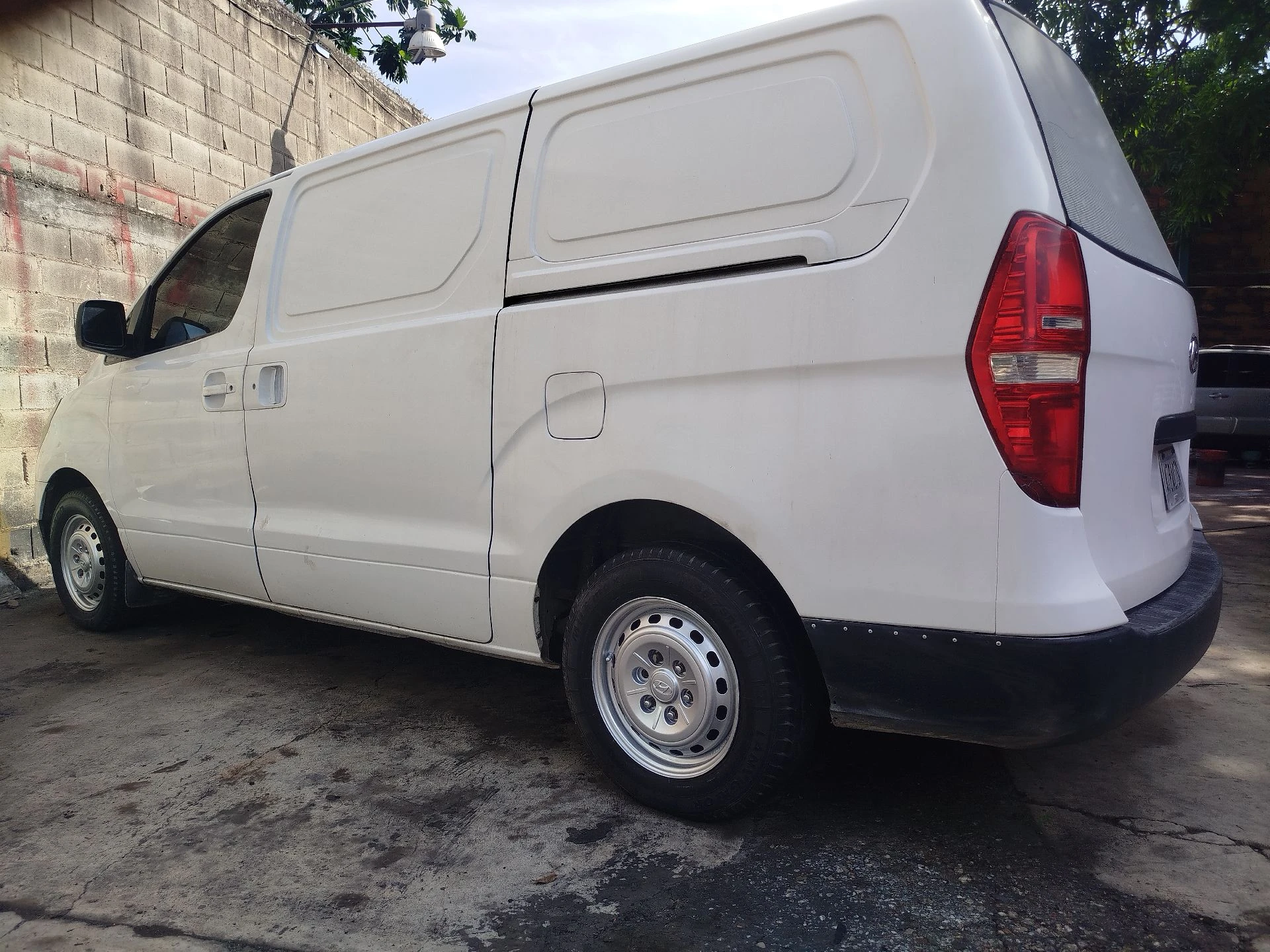2008 Hyundai H1 LE — foto 2