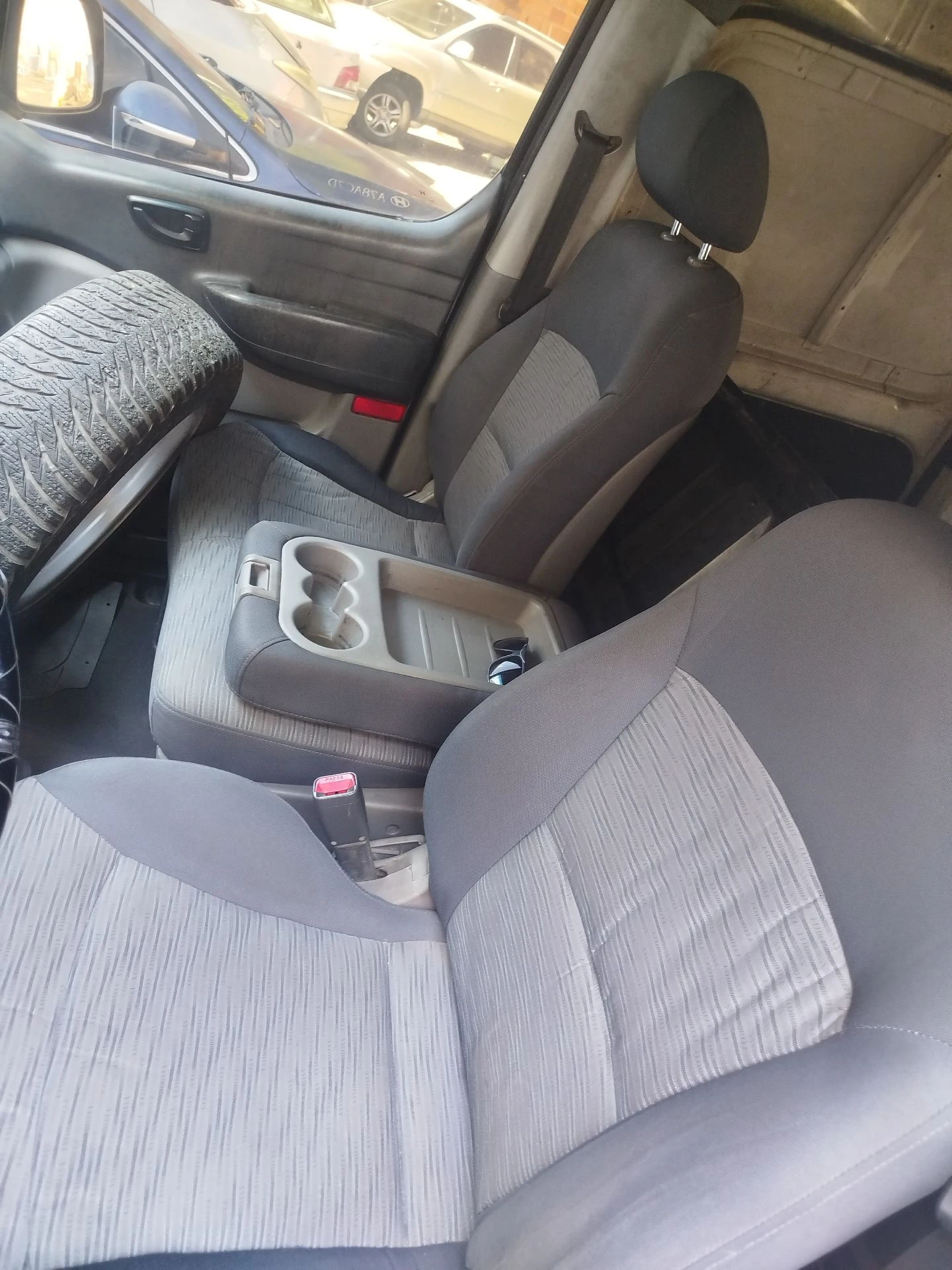 2008 Hyundai H1 LE — foto 10