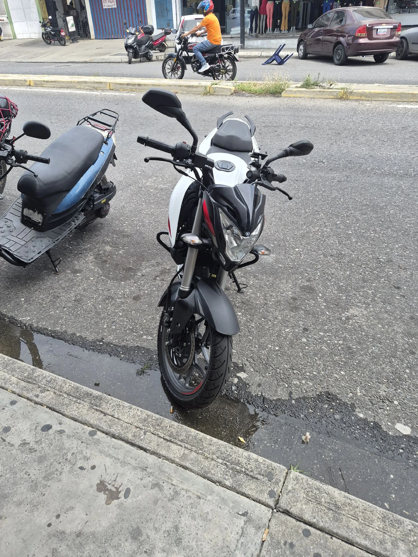 2026 Bajaj Pulsar NS200 — foto 4