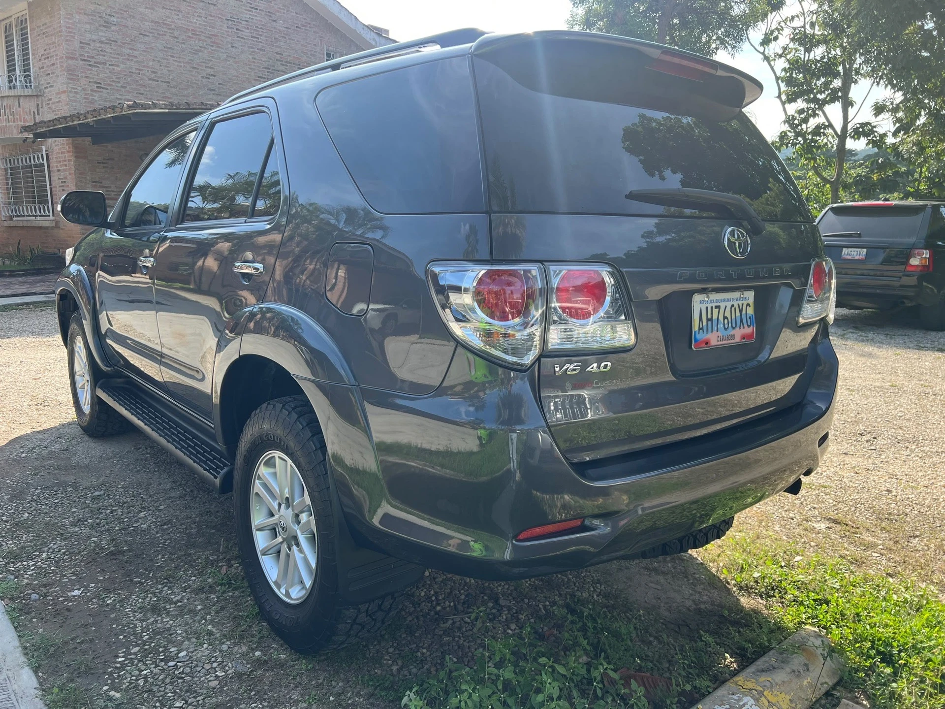 2013 Toyota Fortuner — foto 4
