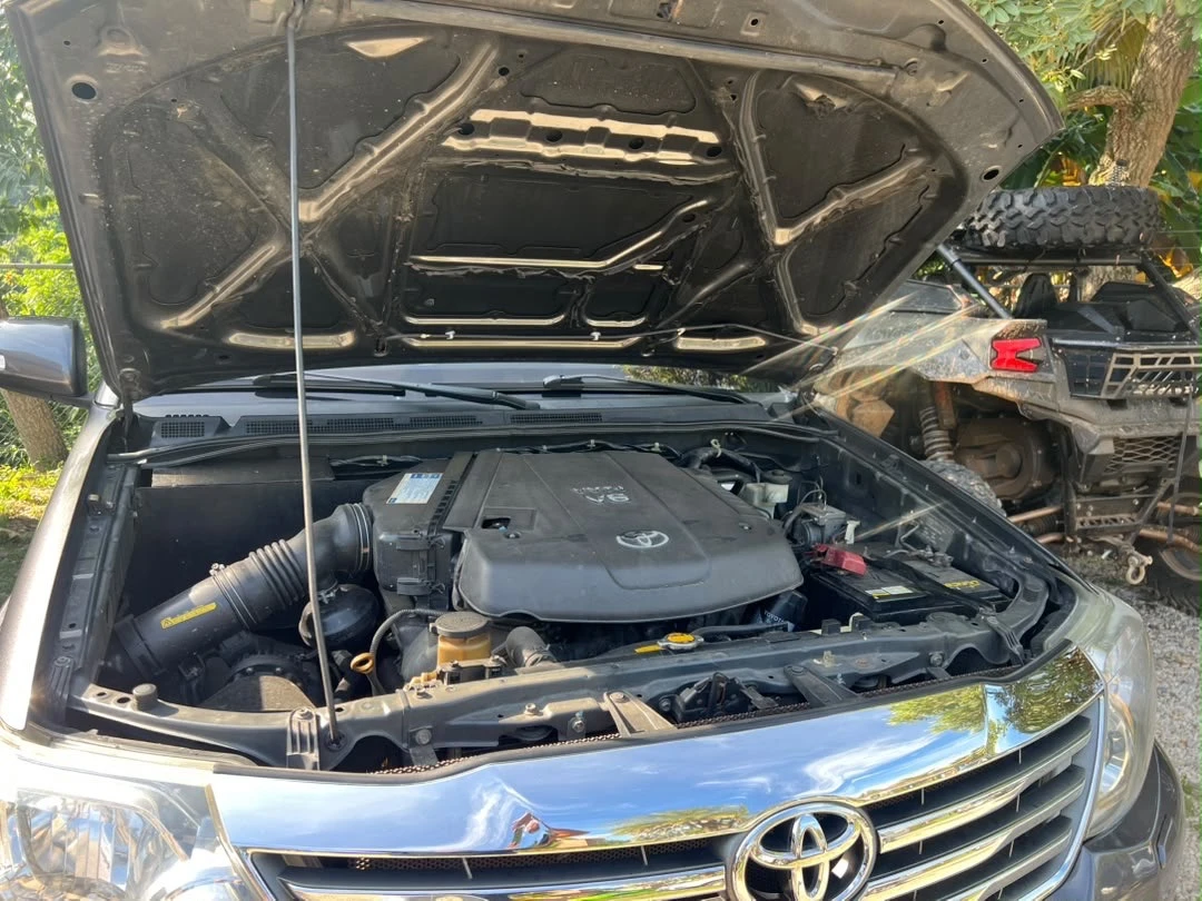 2013 Toyota Fortuner — foto 11