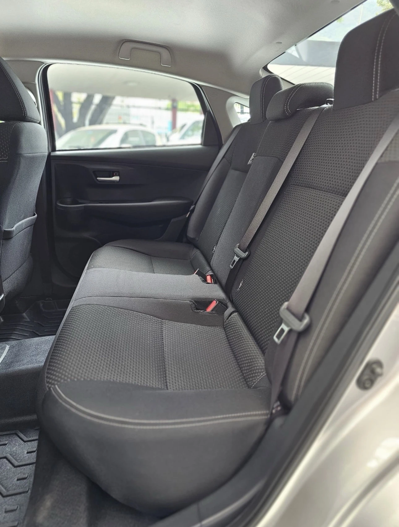 2026 Toyota Yaris Sedán E — foto 6