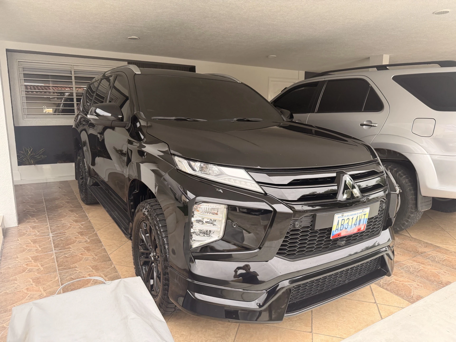 2022 Mitsubishi Montero Sport Signature edition — foto 2