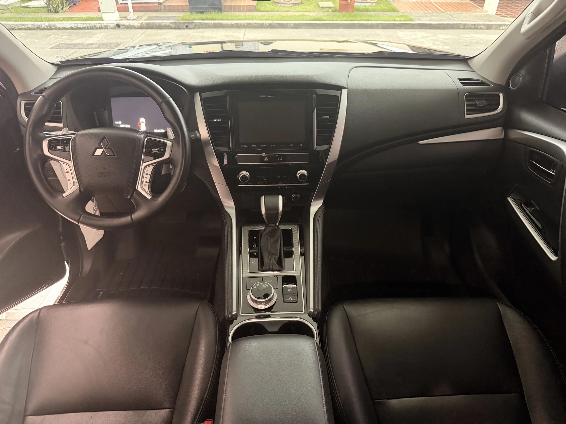 2022 Mitsubishi Montero Sport Signature edition — foto 5