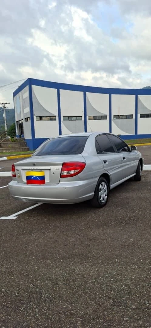 2012 Kia Rio Stylus — foto 2