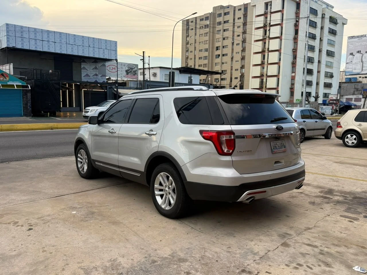 2016 Ford Explorer XLE — foto 3